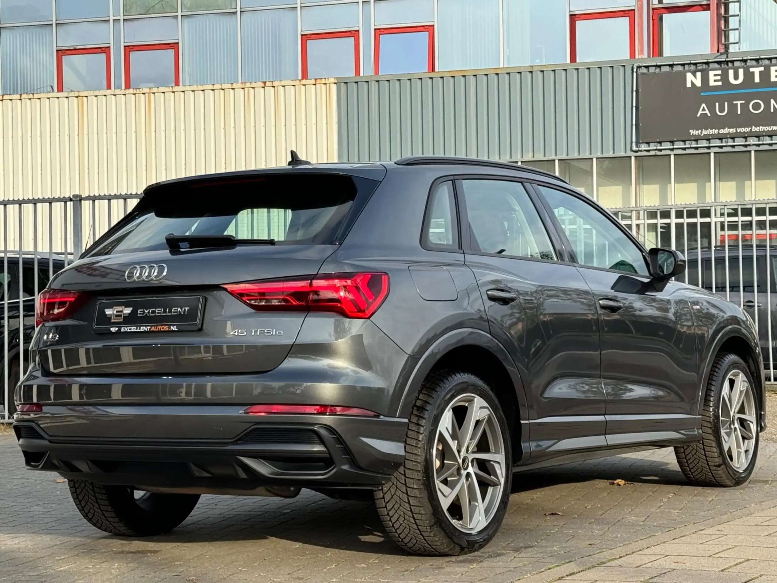 Audi - Q3