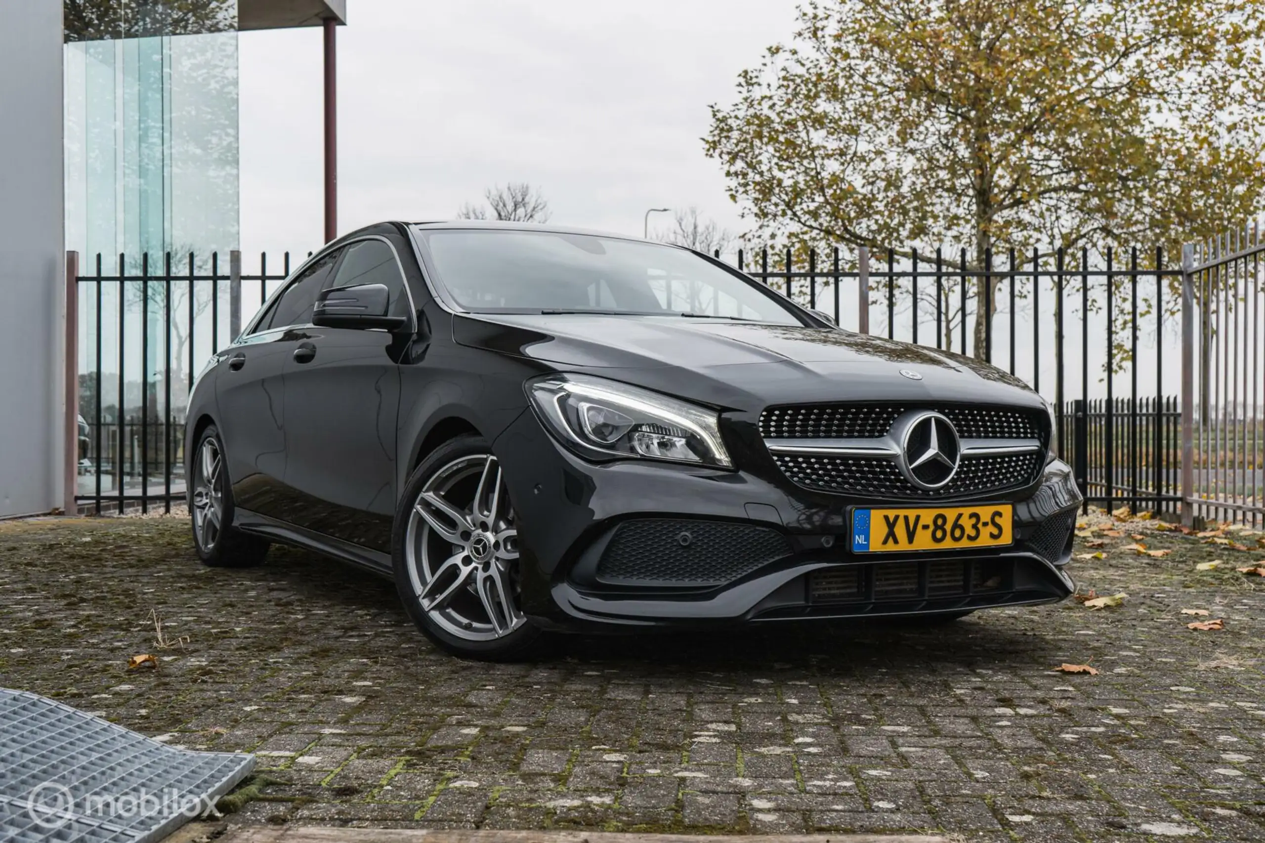 Mercedes-Benz - CLA 180