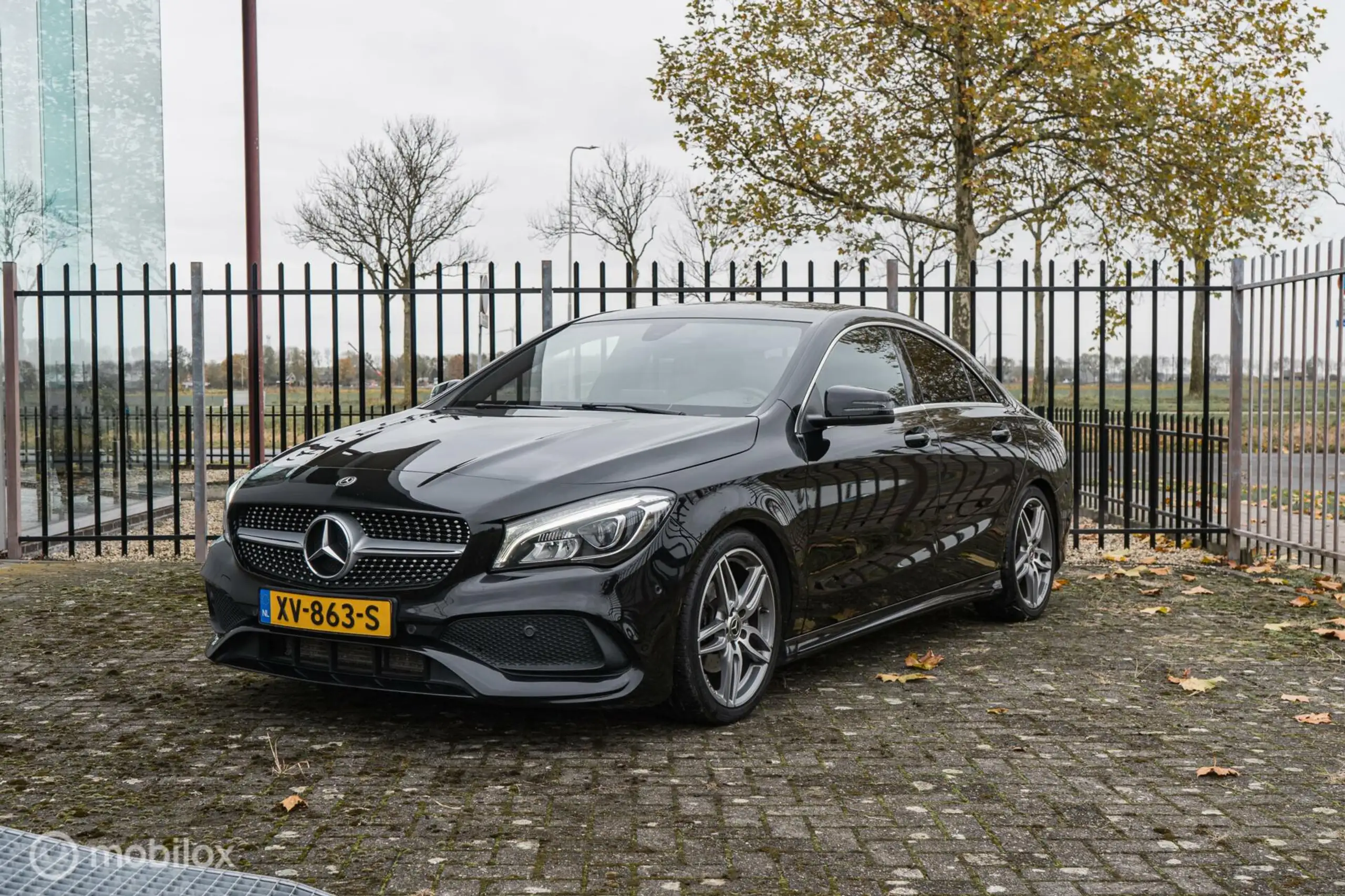 Mercedes-Benz - CLA 180