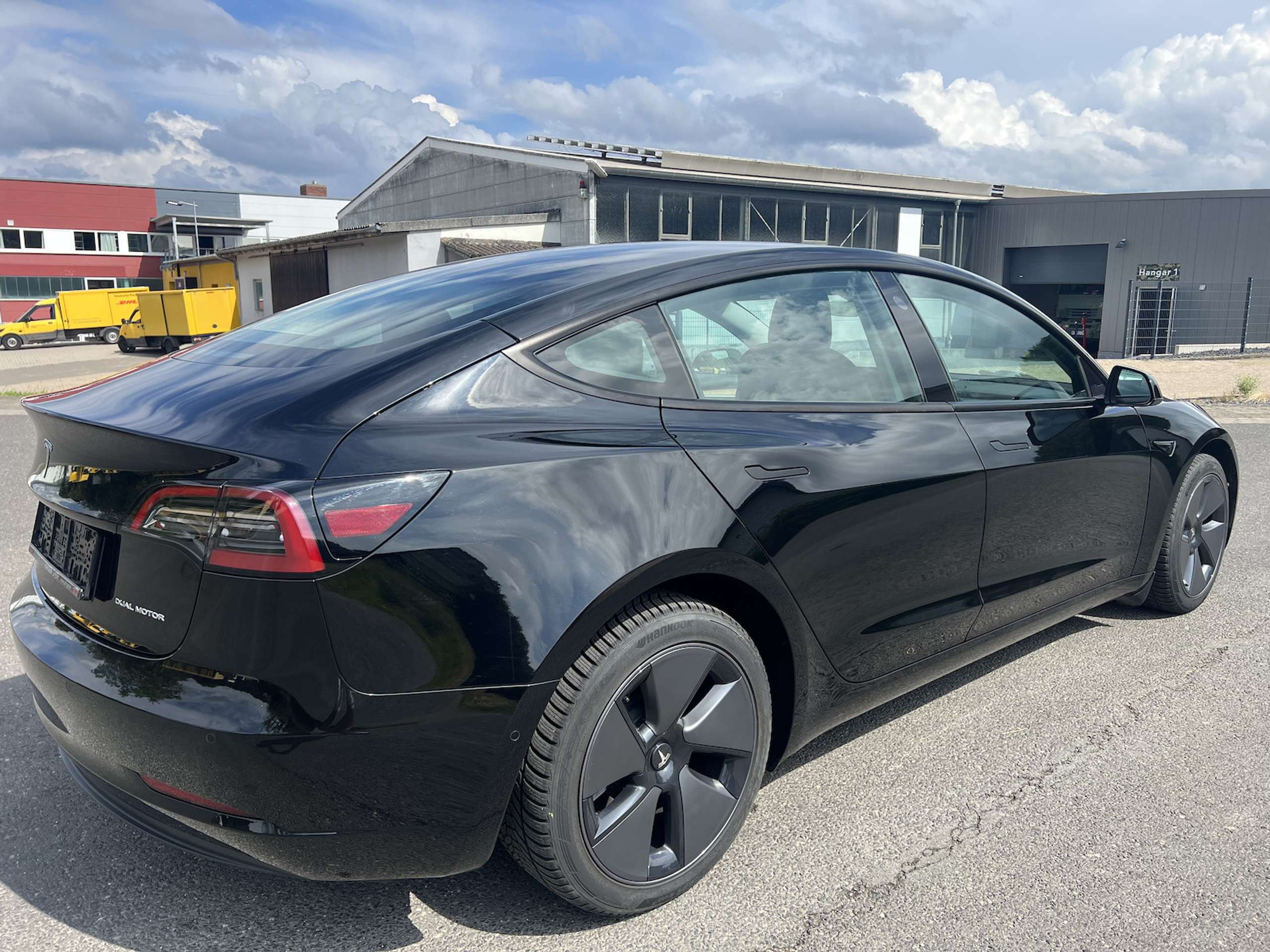 Tesla - Model 3