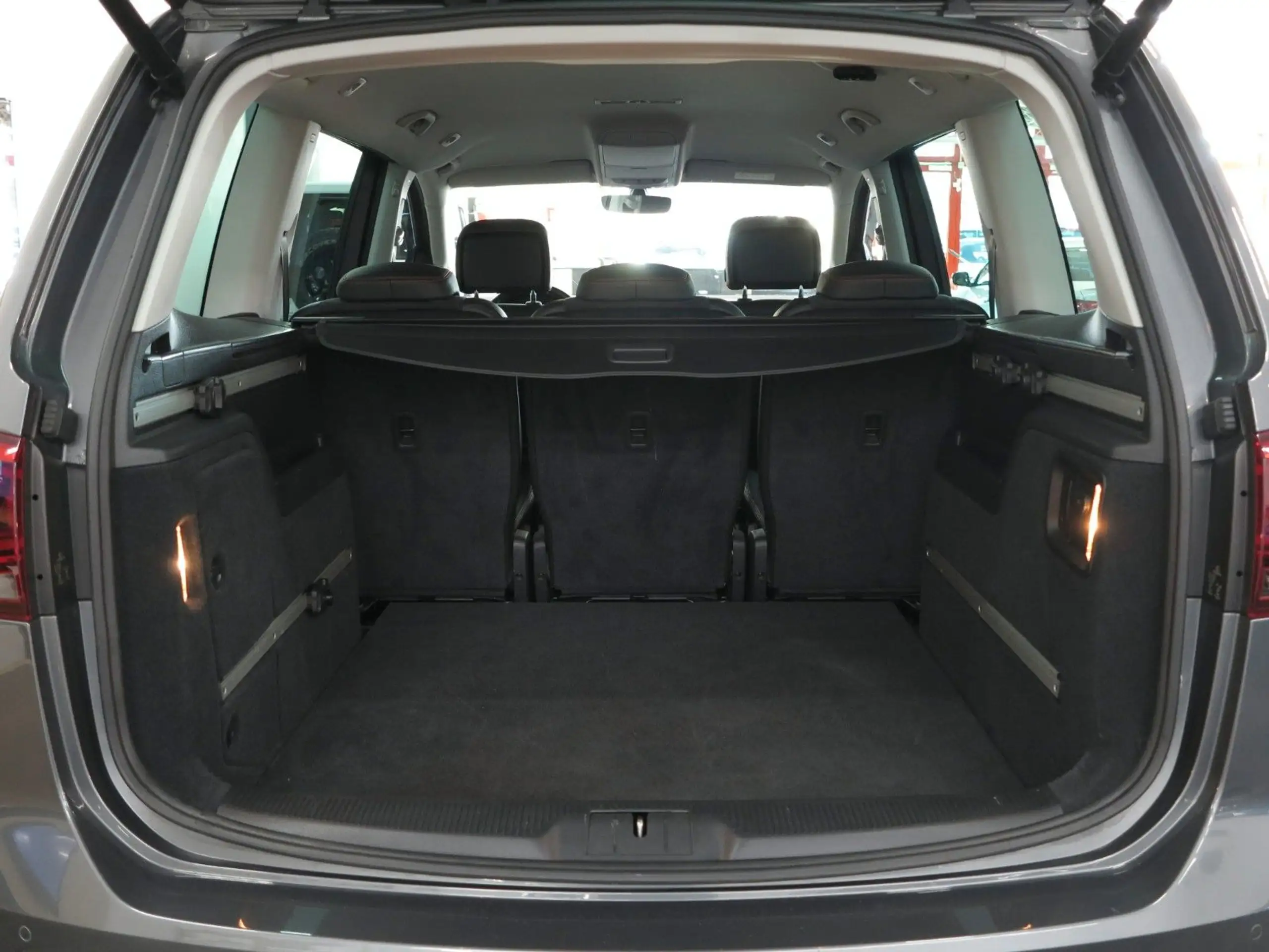 SEAT - Alhambra