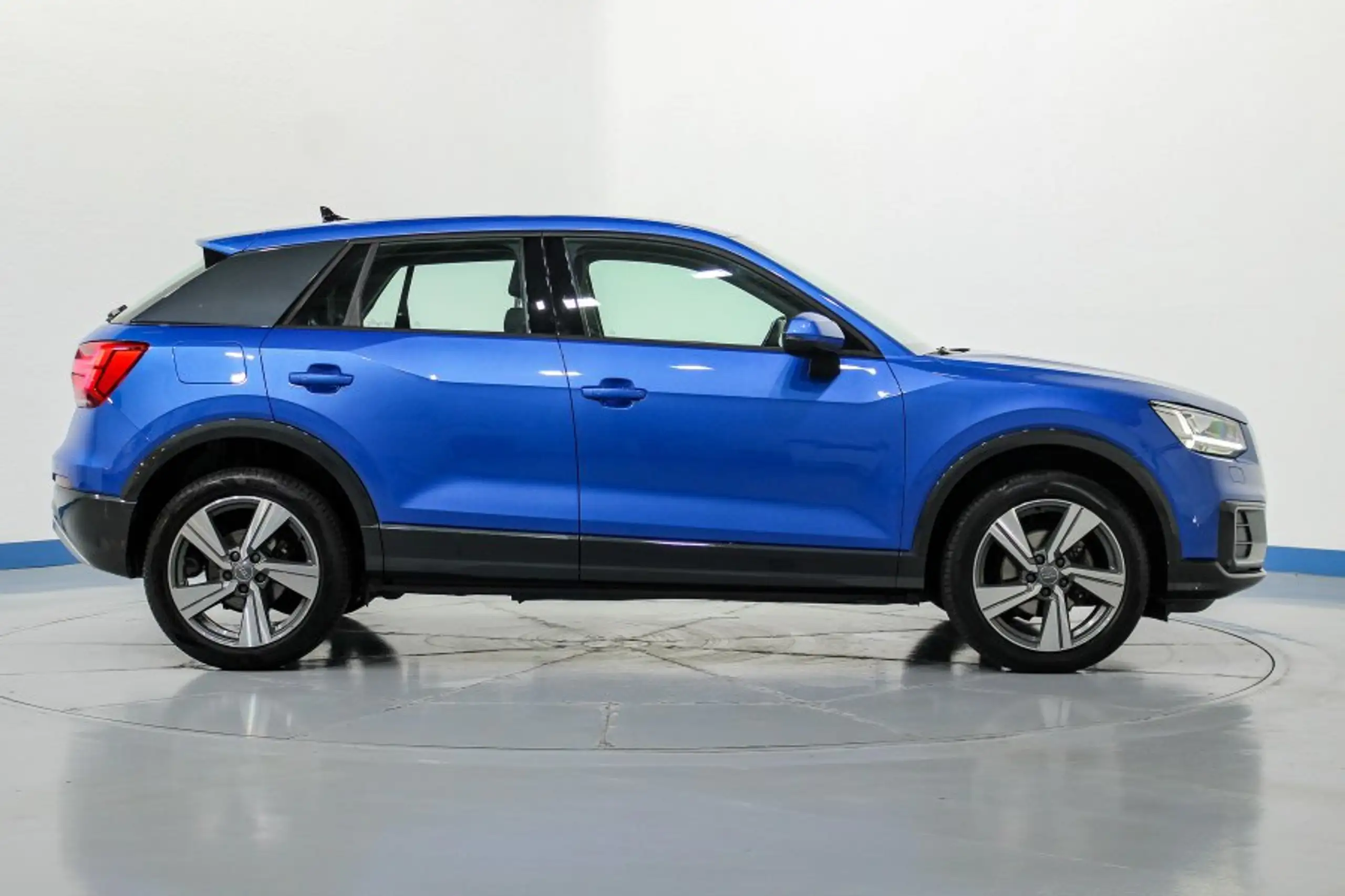 Audi - Q2