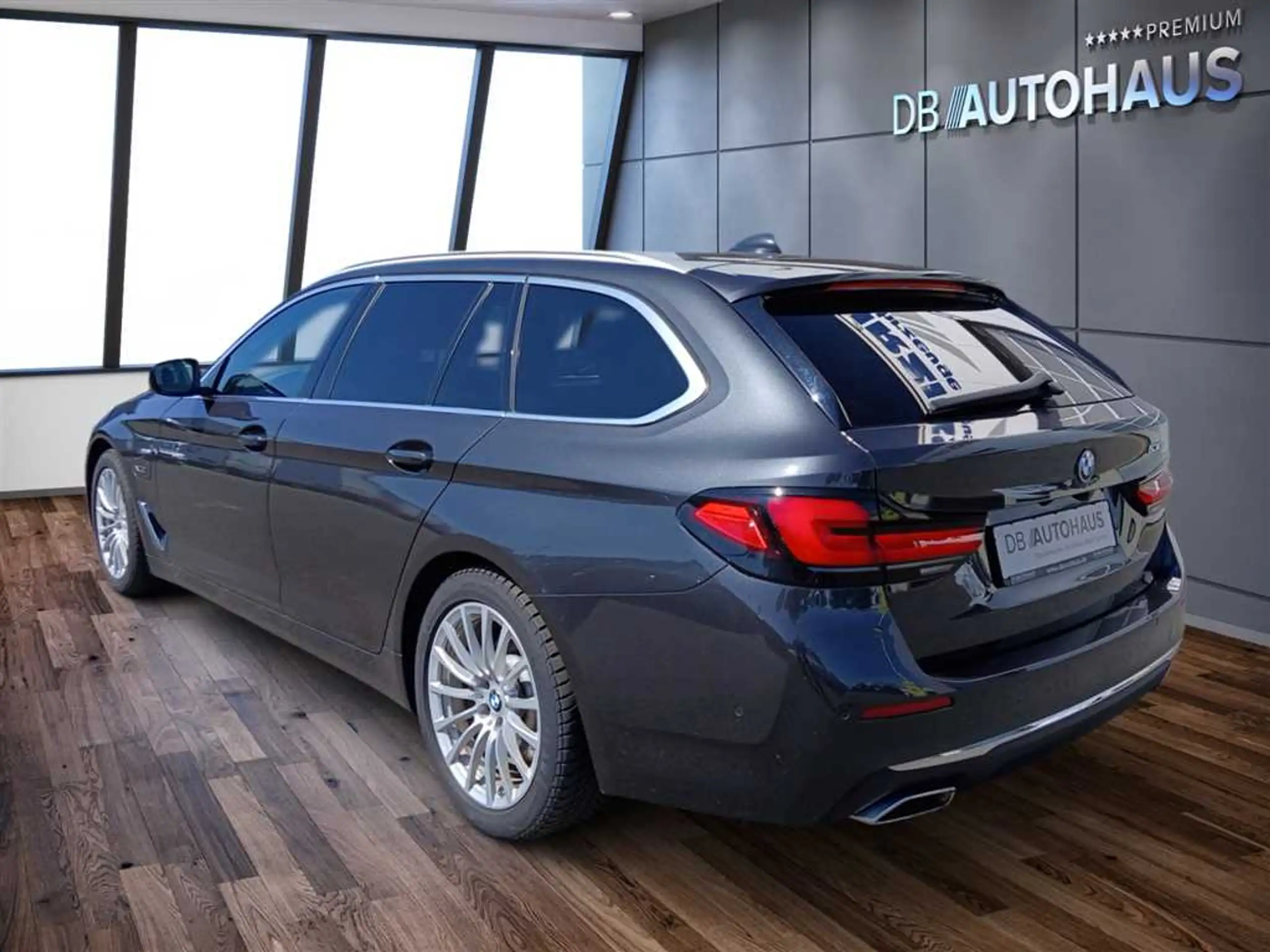 BMW - 530