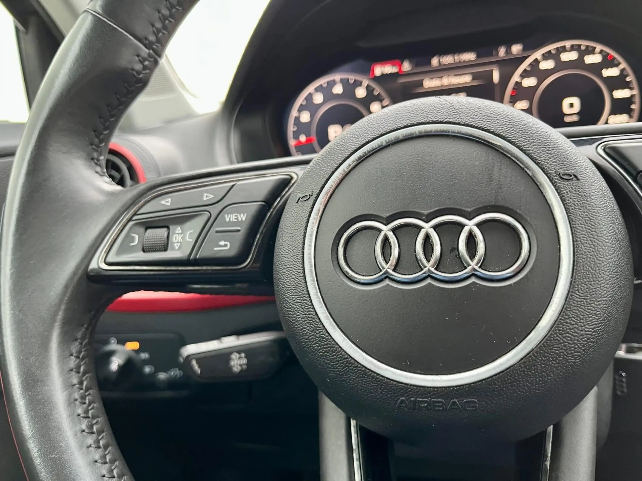 Audi - Q2