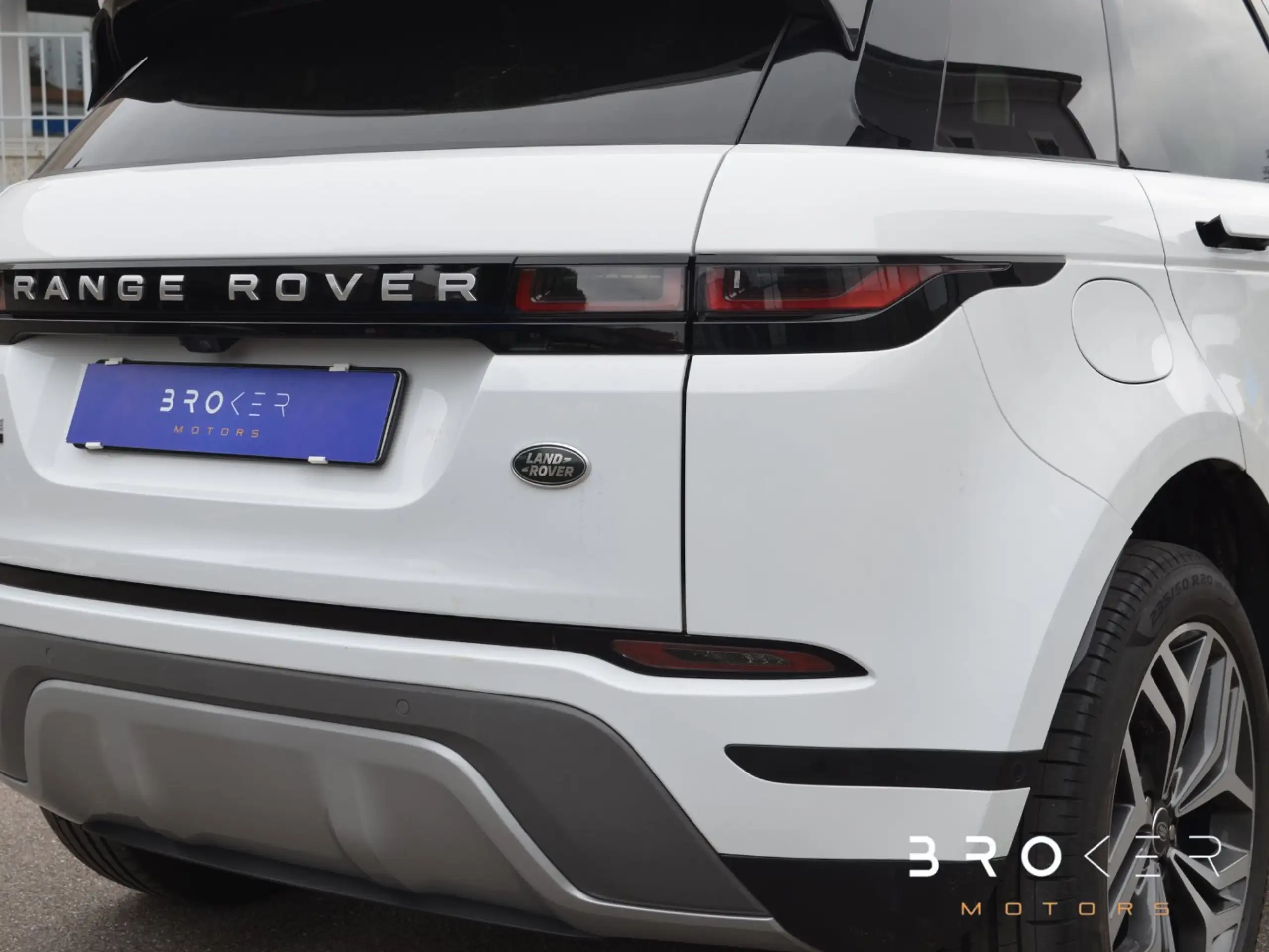 Land Rover - Range Rover Evoque