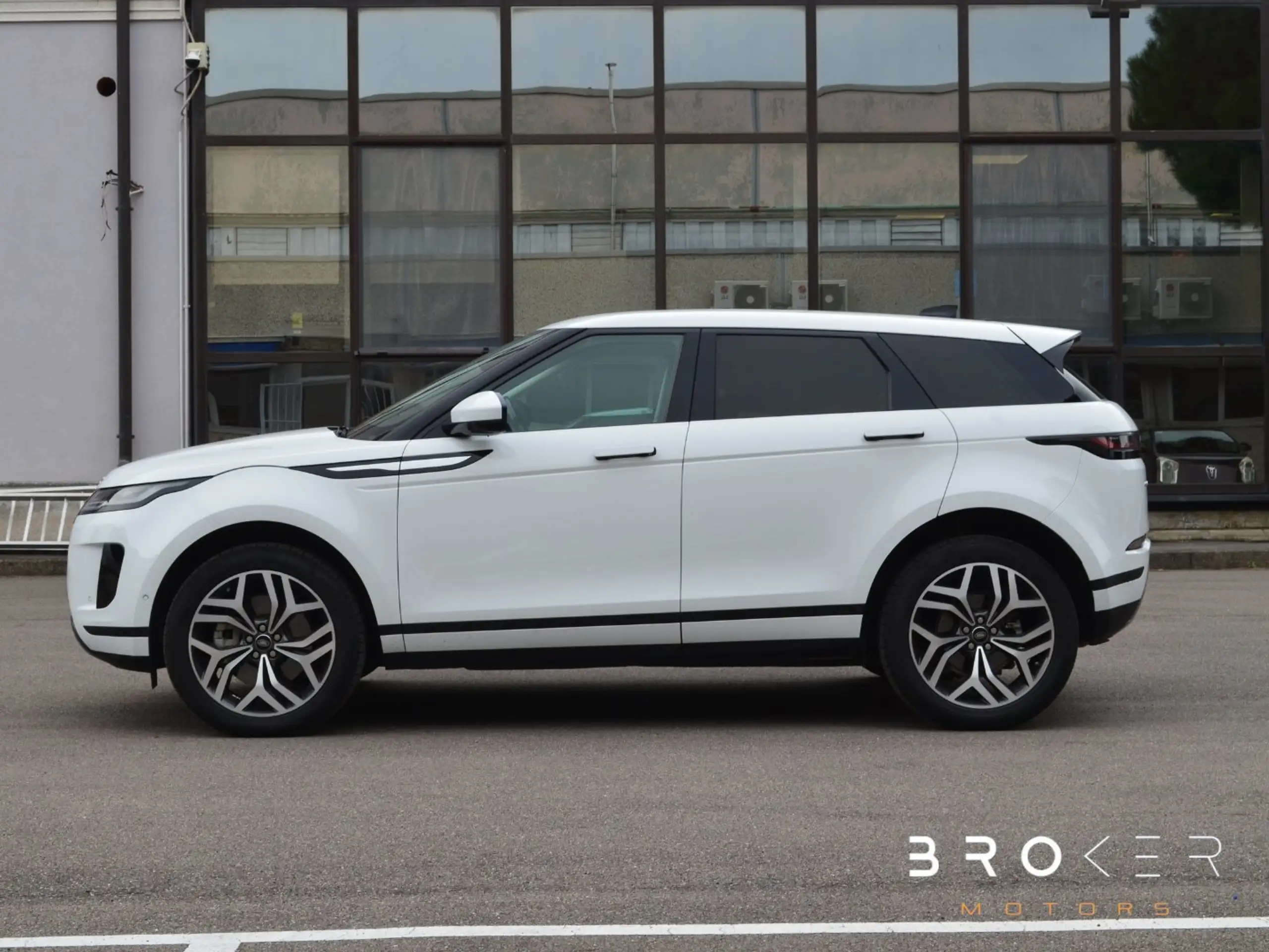 Land Rover - Range Rover Evoque