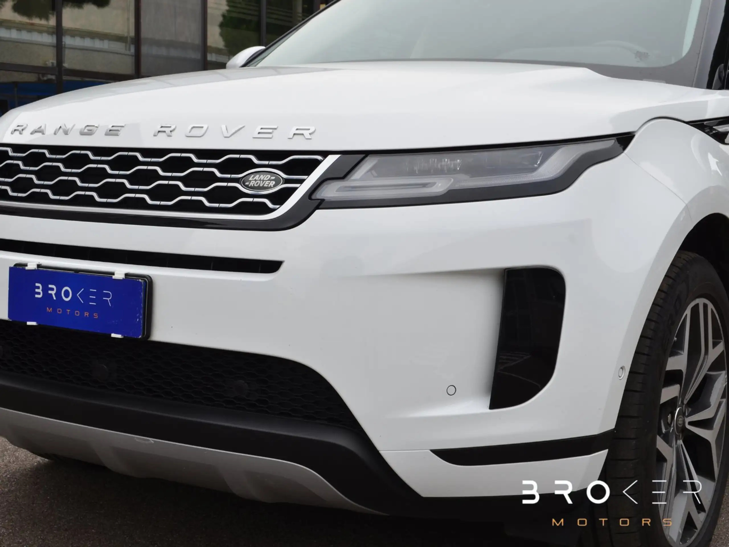 Land Rover - Range Rover Evoque