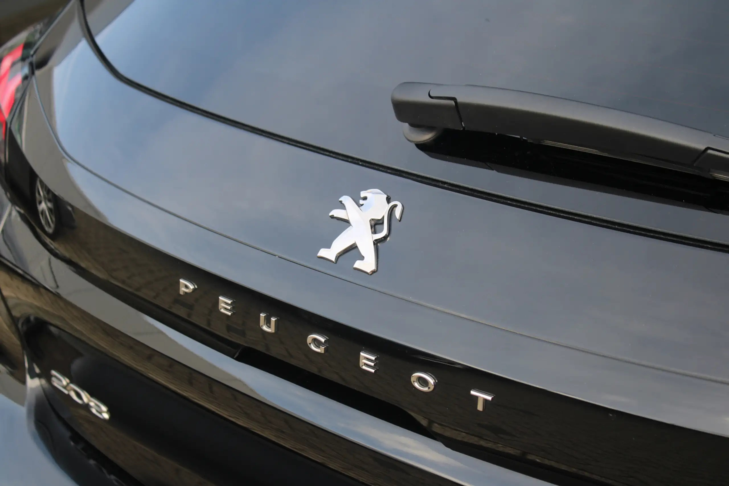 Peugeot - 208