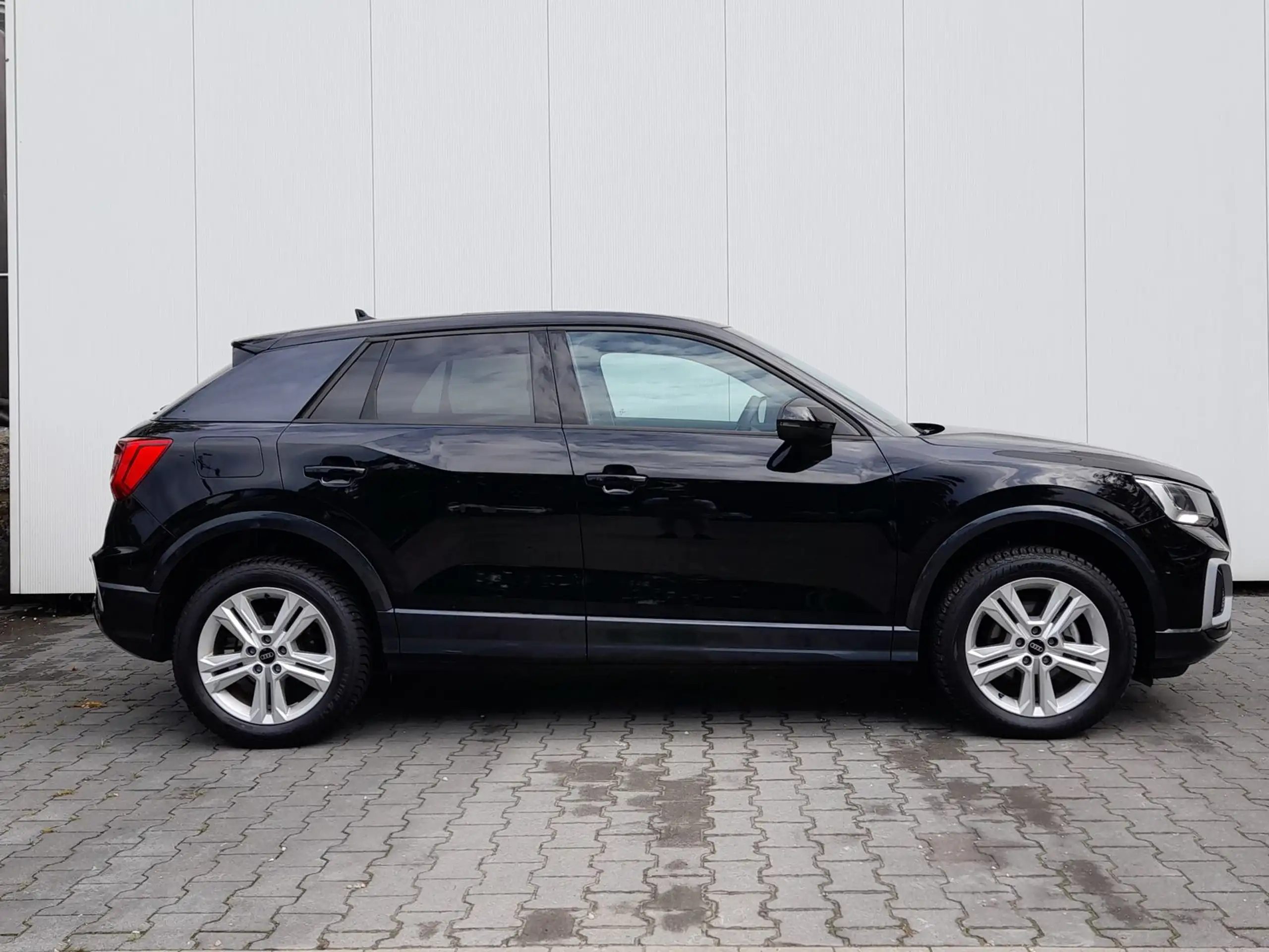 Audi - Q2