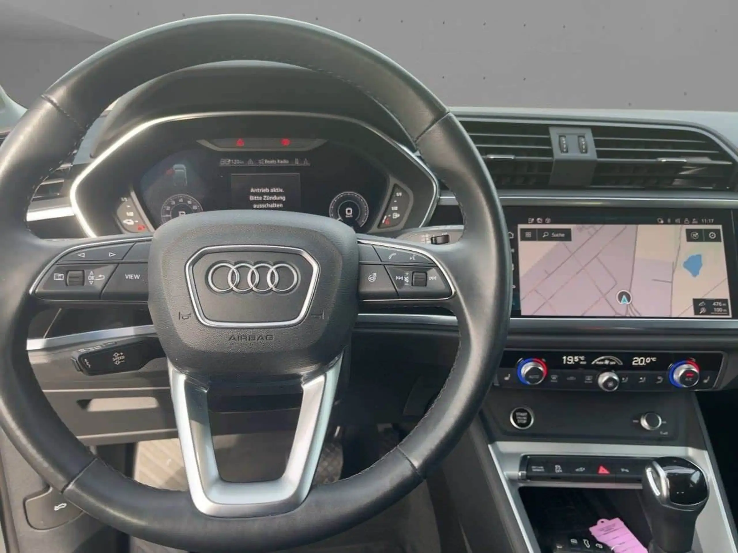 Audi - Q3