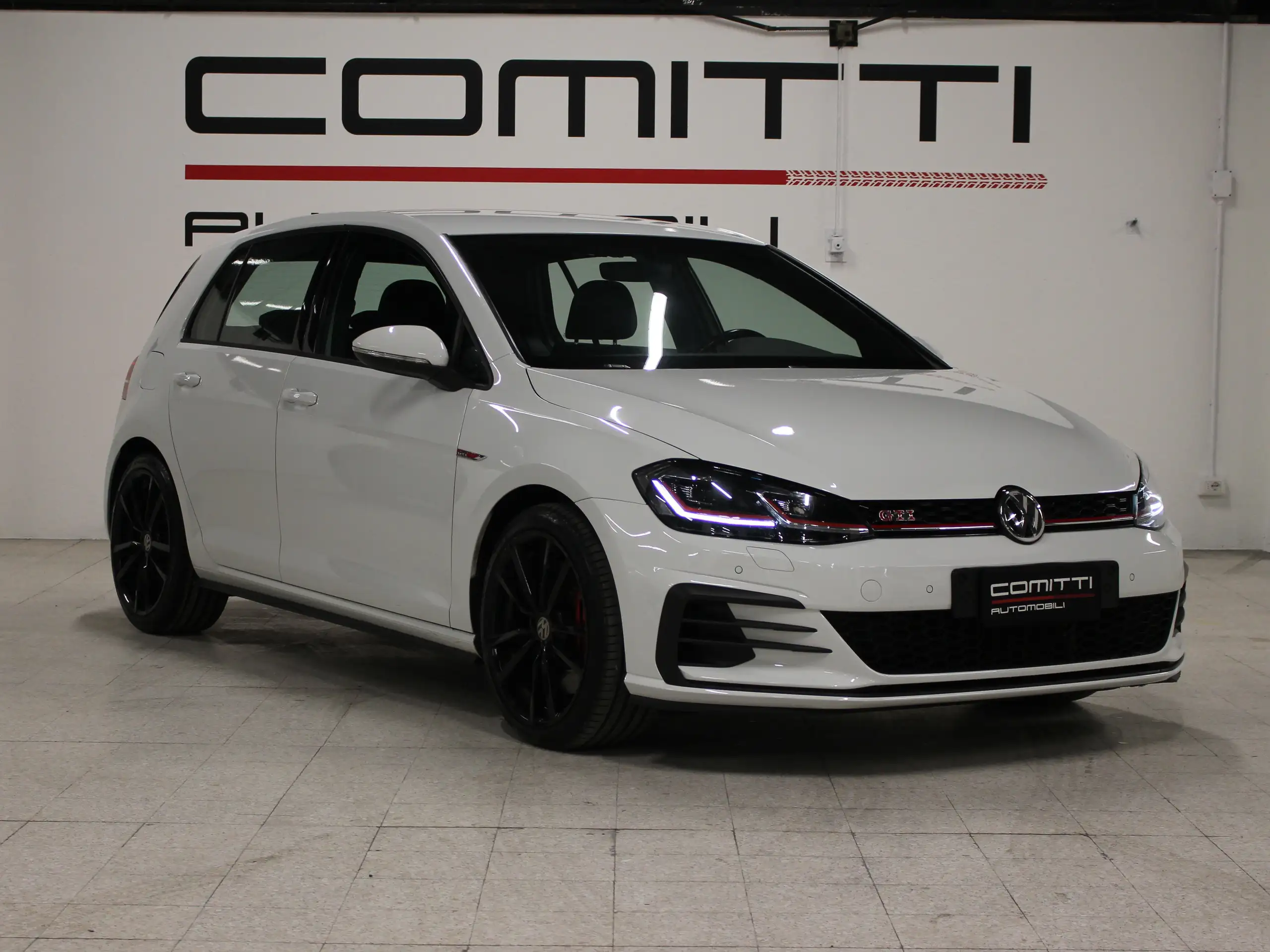 Volkswagen - Golf GTI