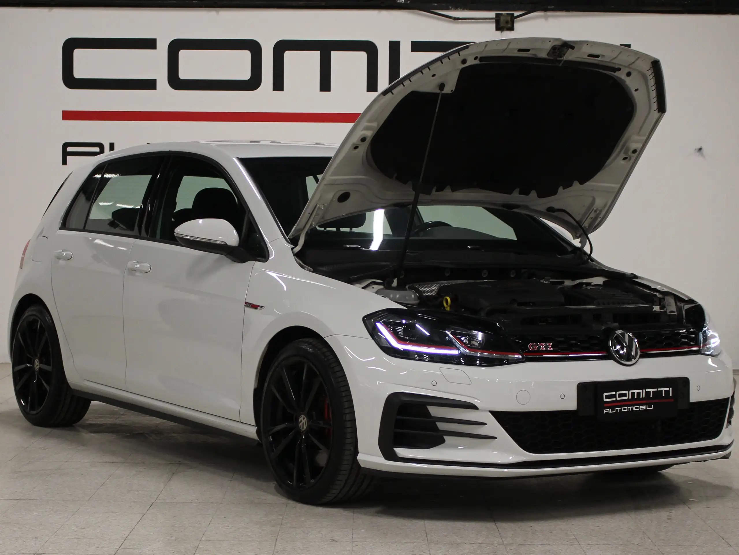 Volkswagen - Golf GTI