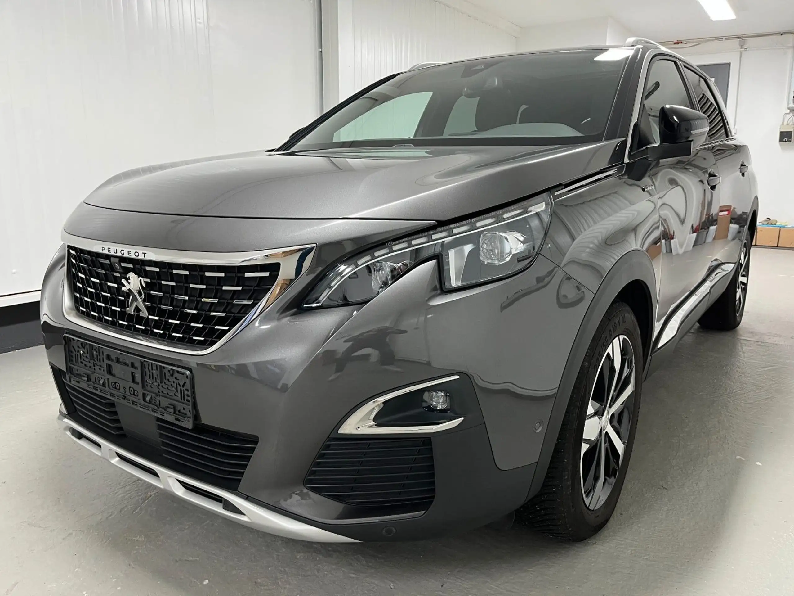 Peugeot - 5008