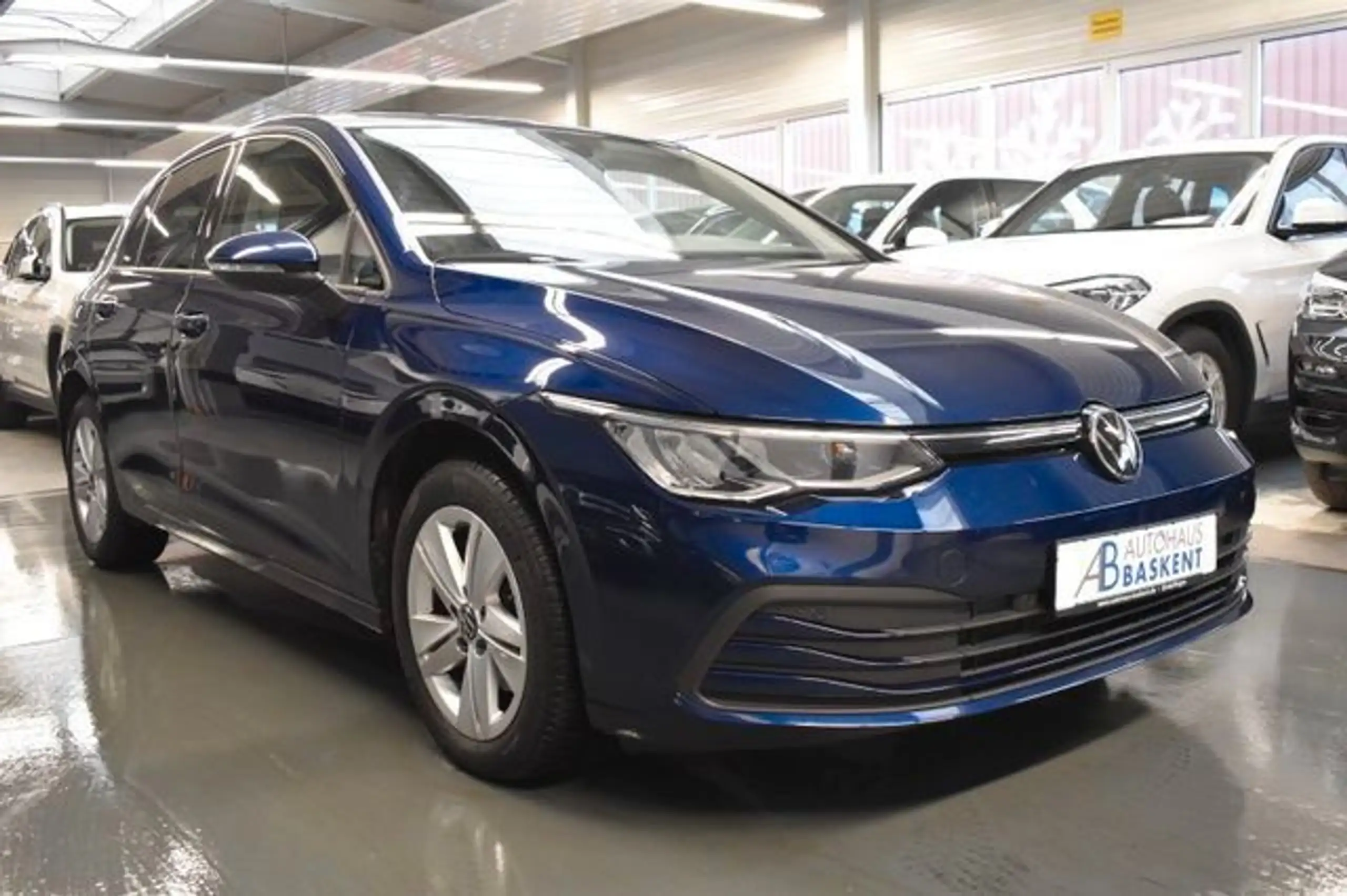 Volkswagen - Golf