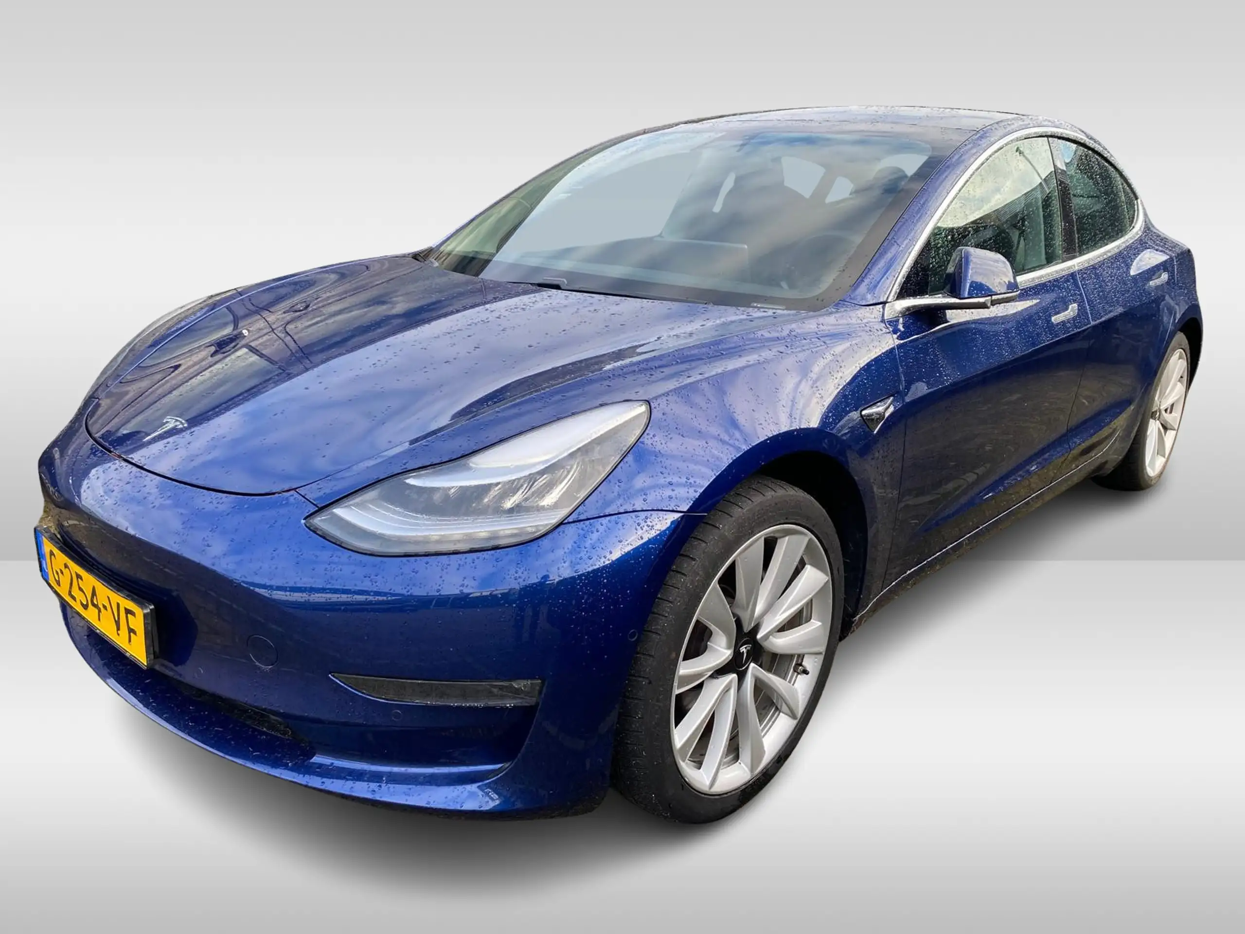 Tesla - Model 3