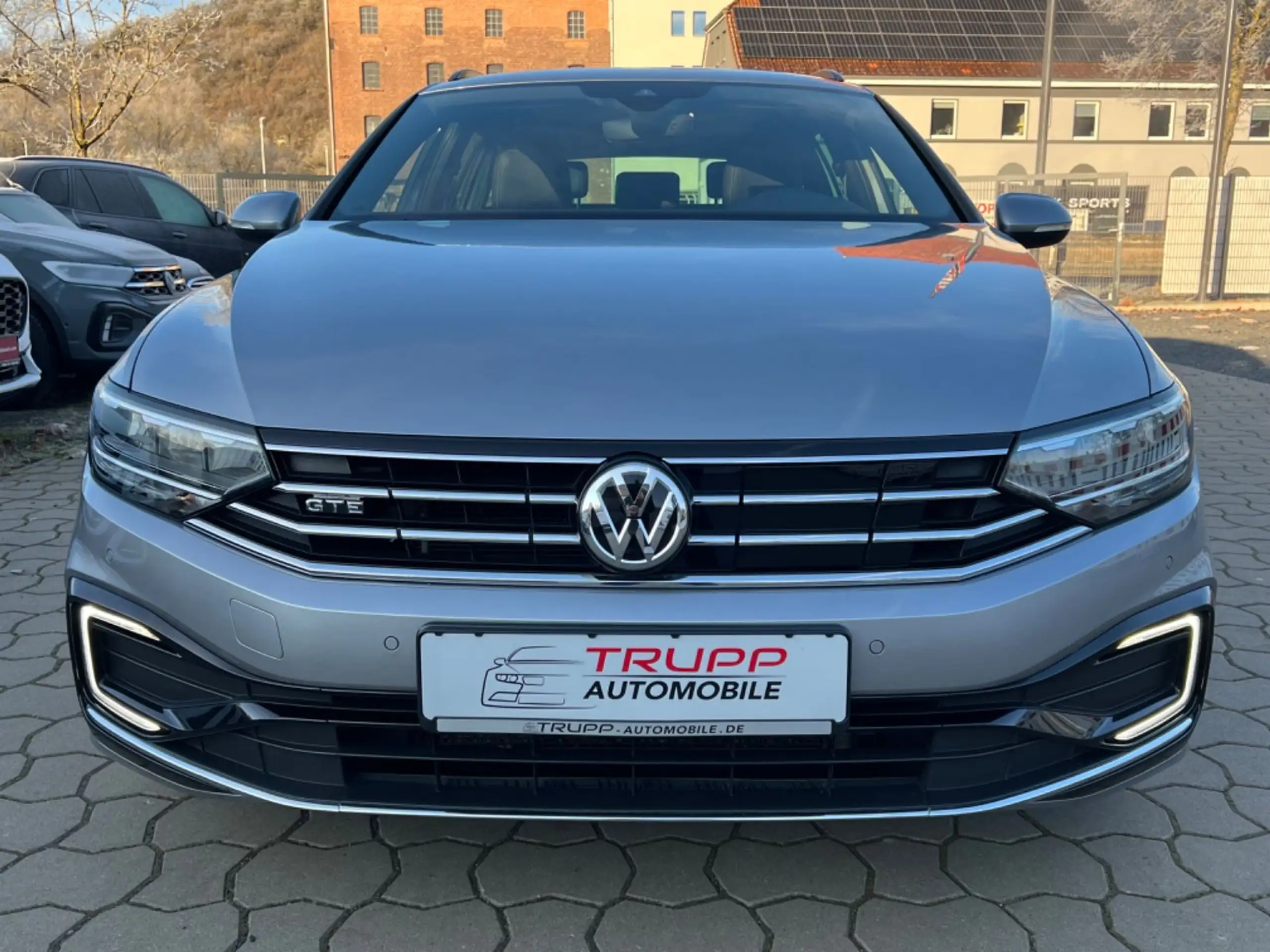 Volkswagen - Passat