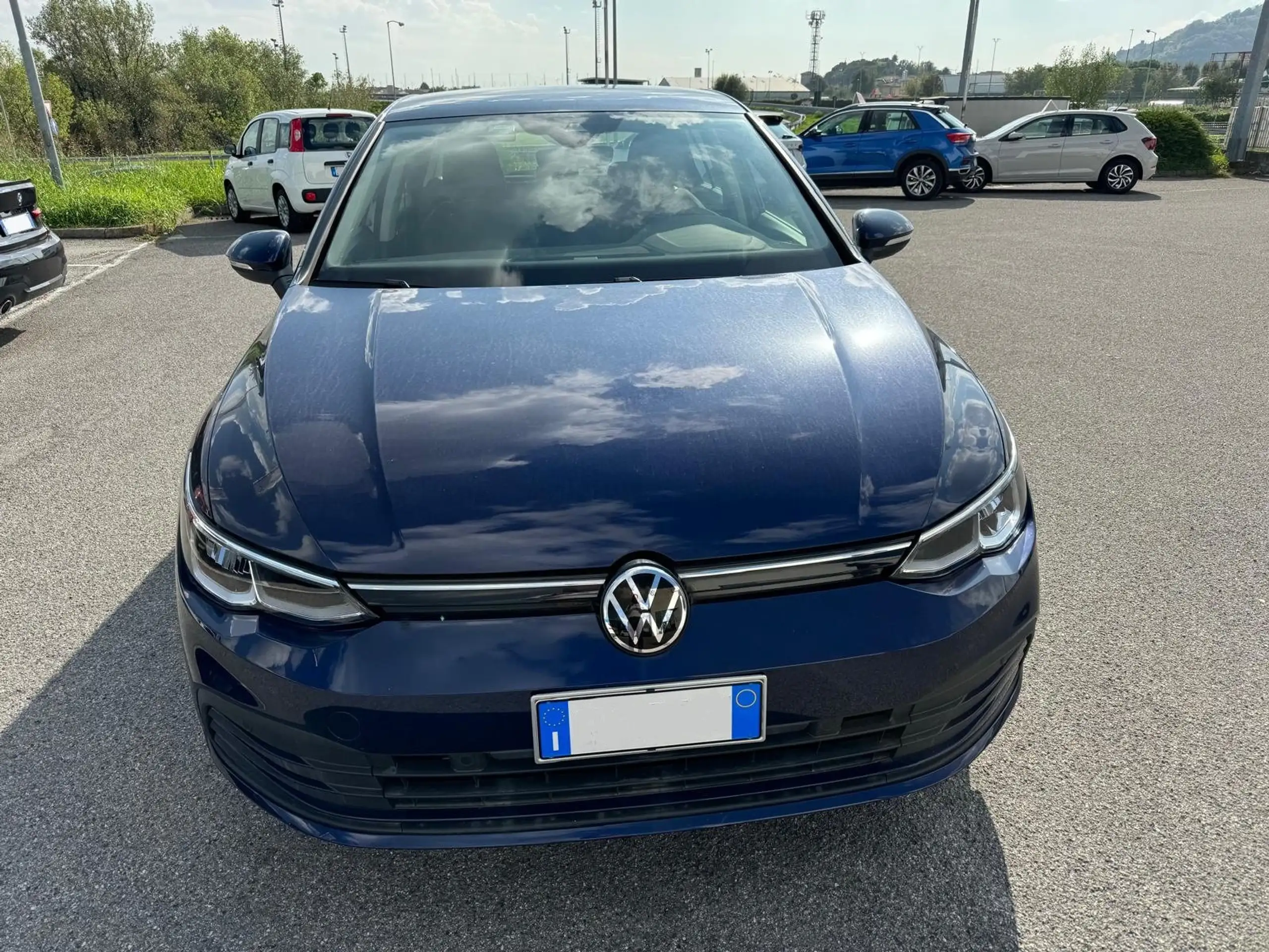 Volkswagen - Golf