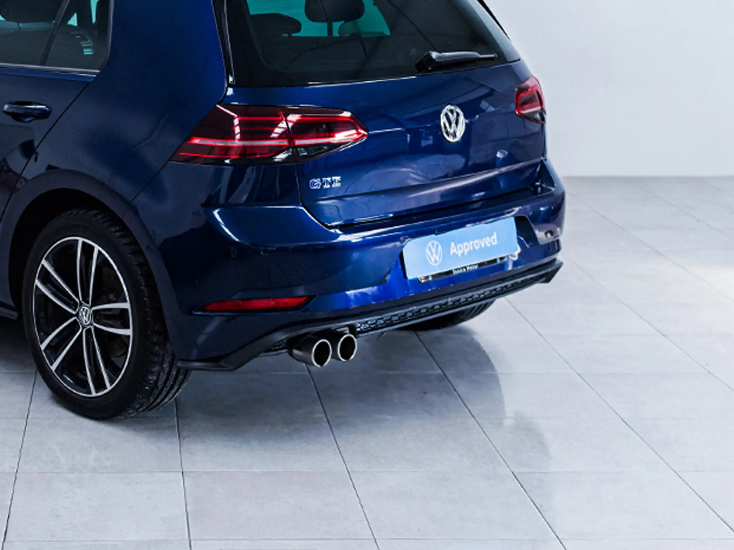 Volkswagen - Golf