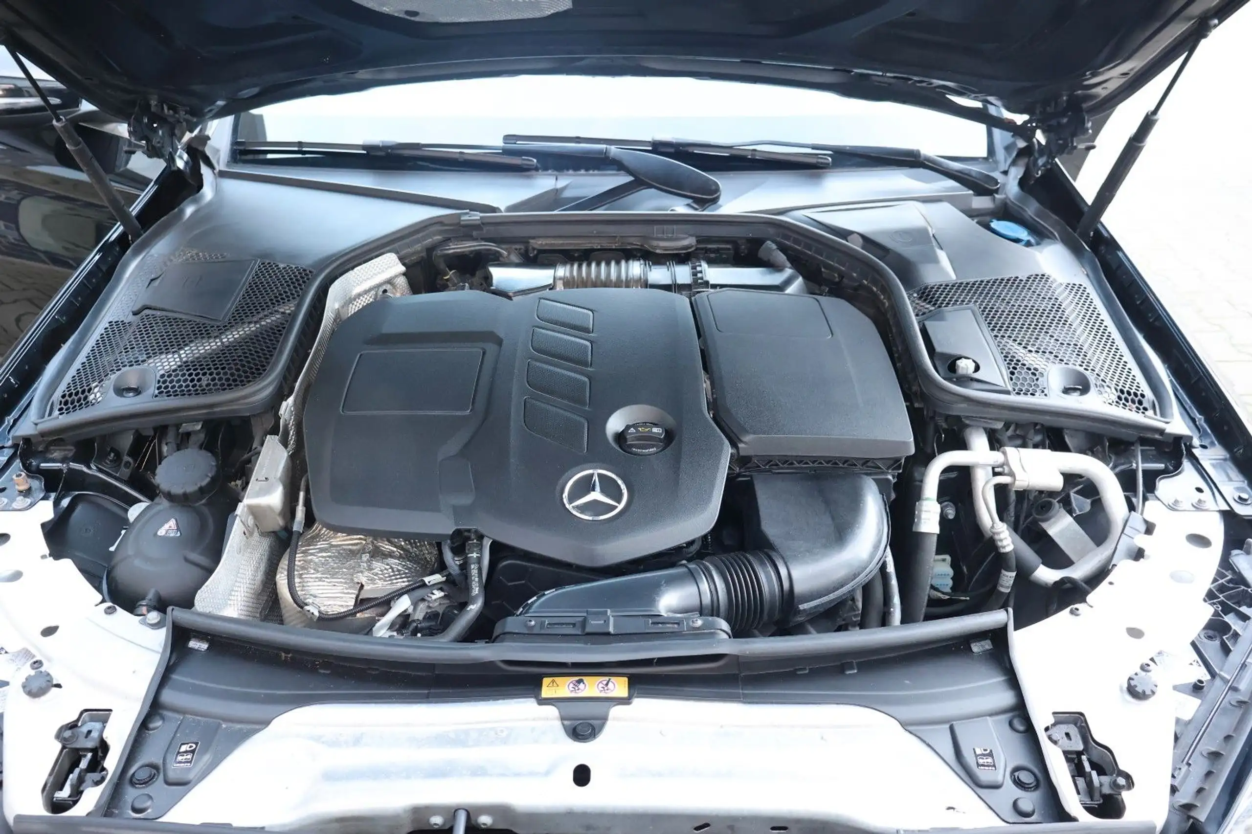 Mercedes-Benz - C 220