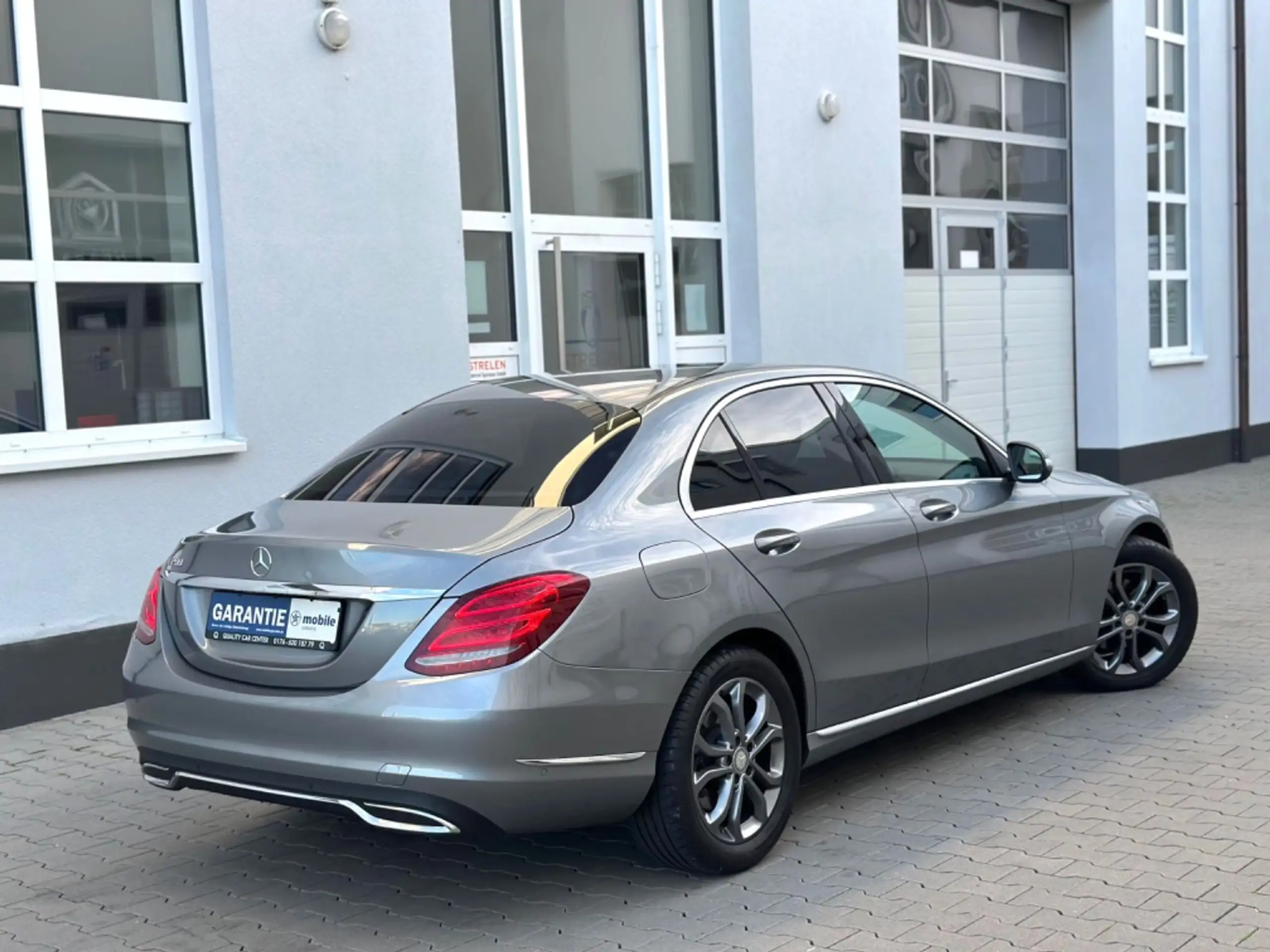 Mercedes-Benz - C 200