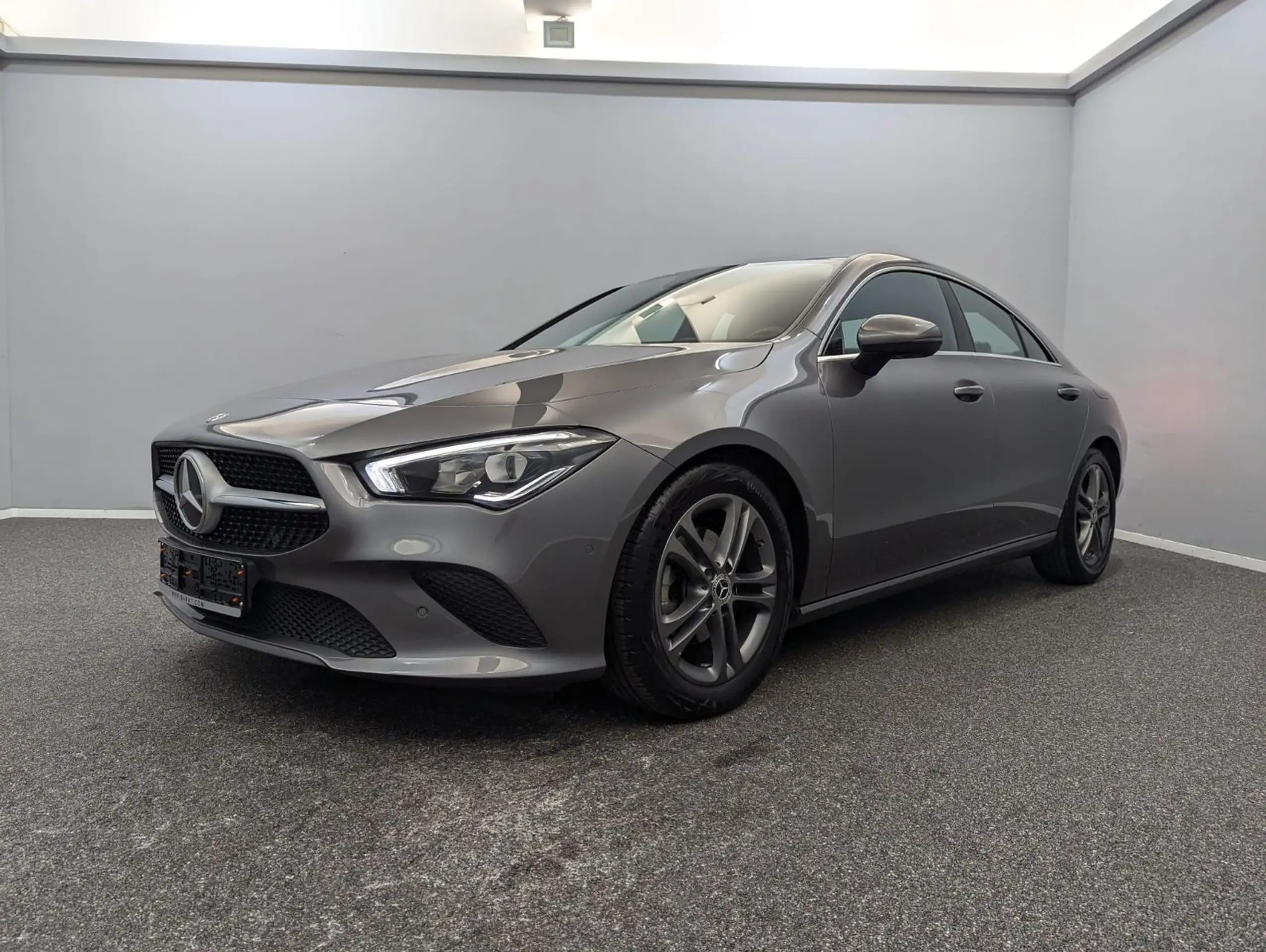 Mercedes-Benz - CLA 180