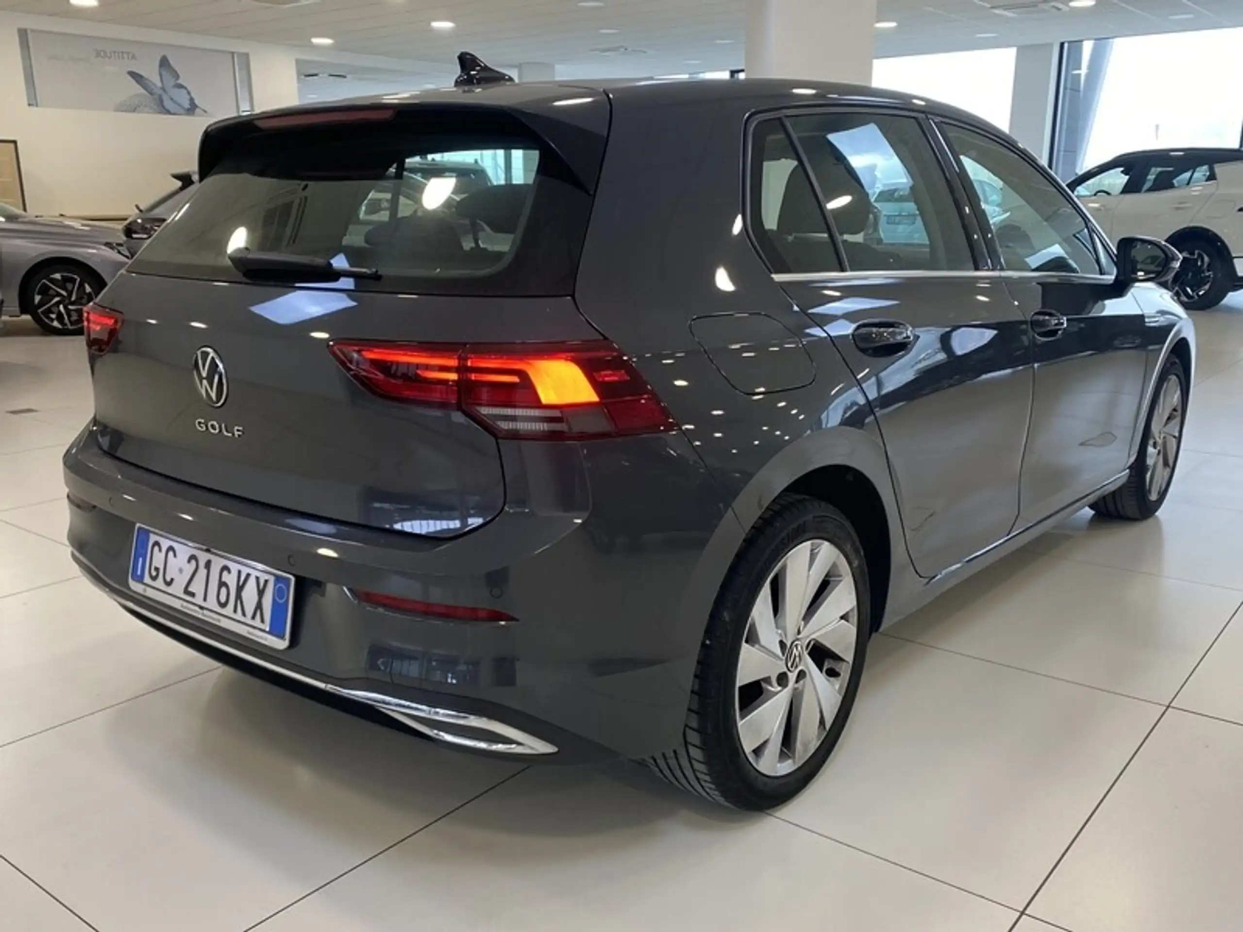 Volkswagen - Golf