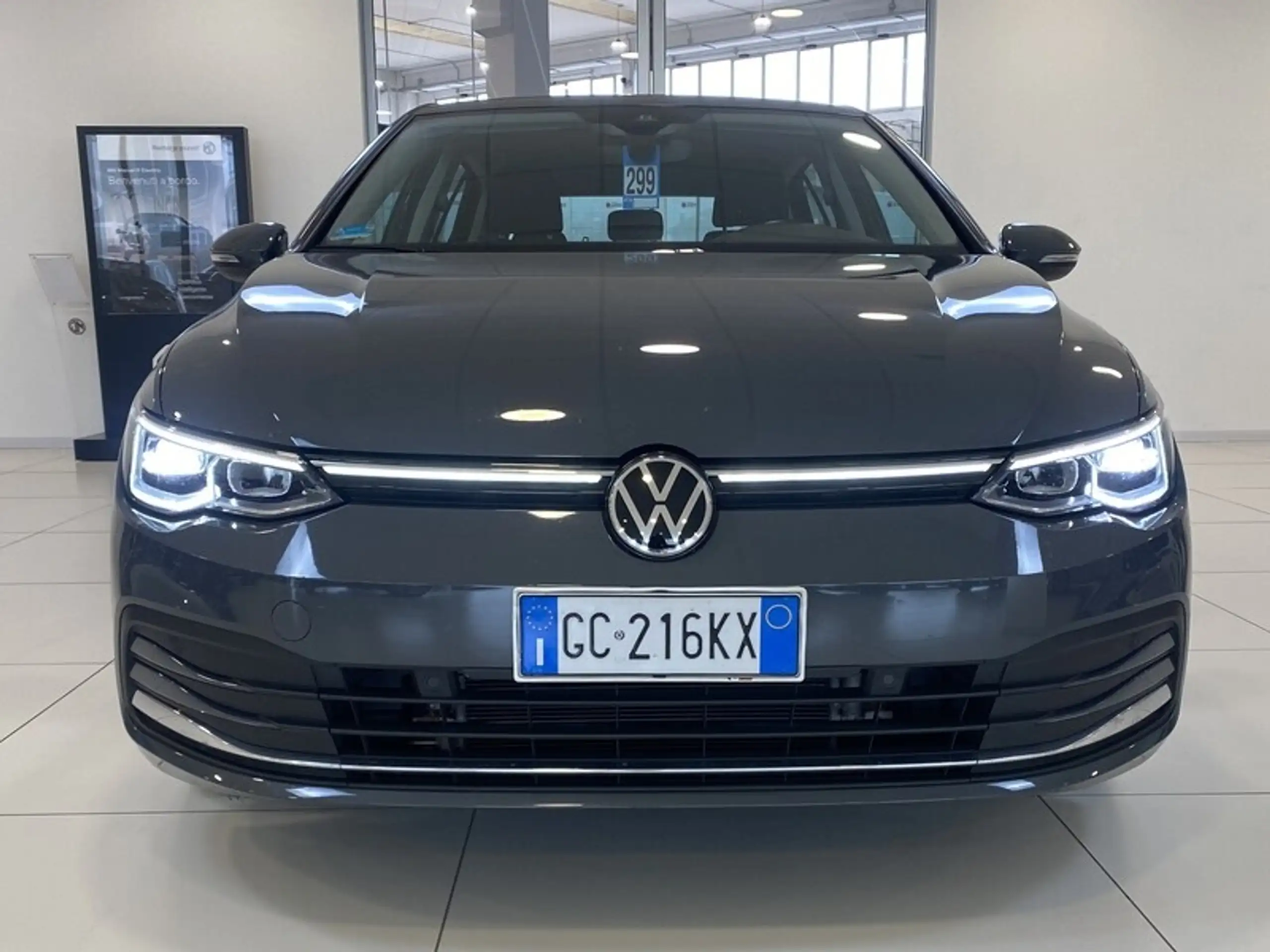 Volkswagen - Golf