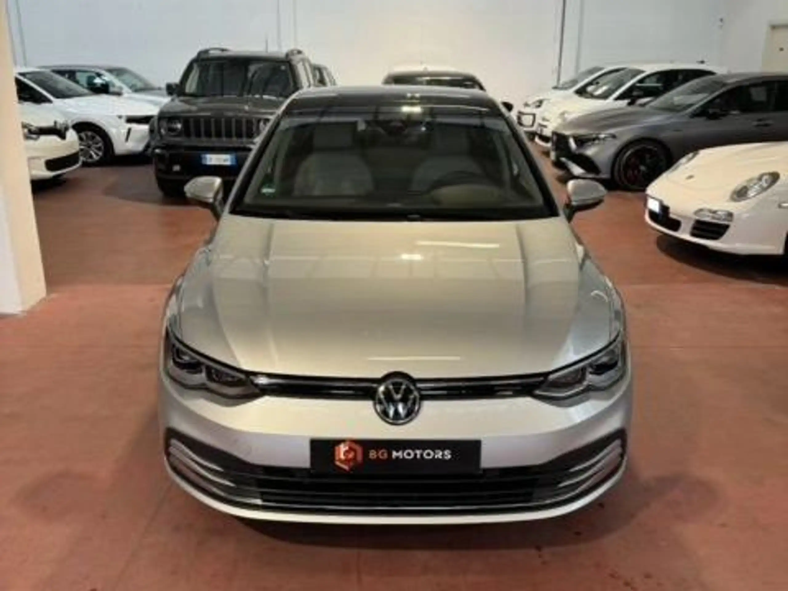 Volkswagen - Golf