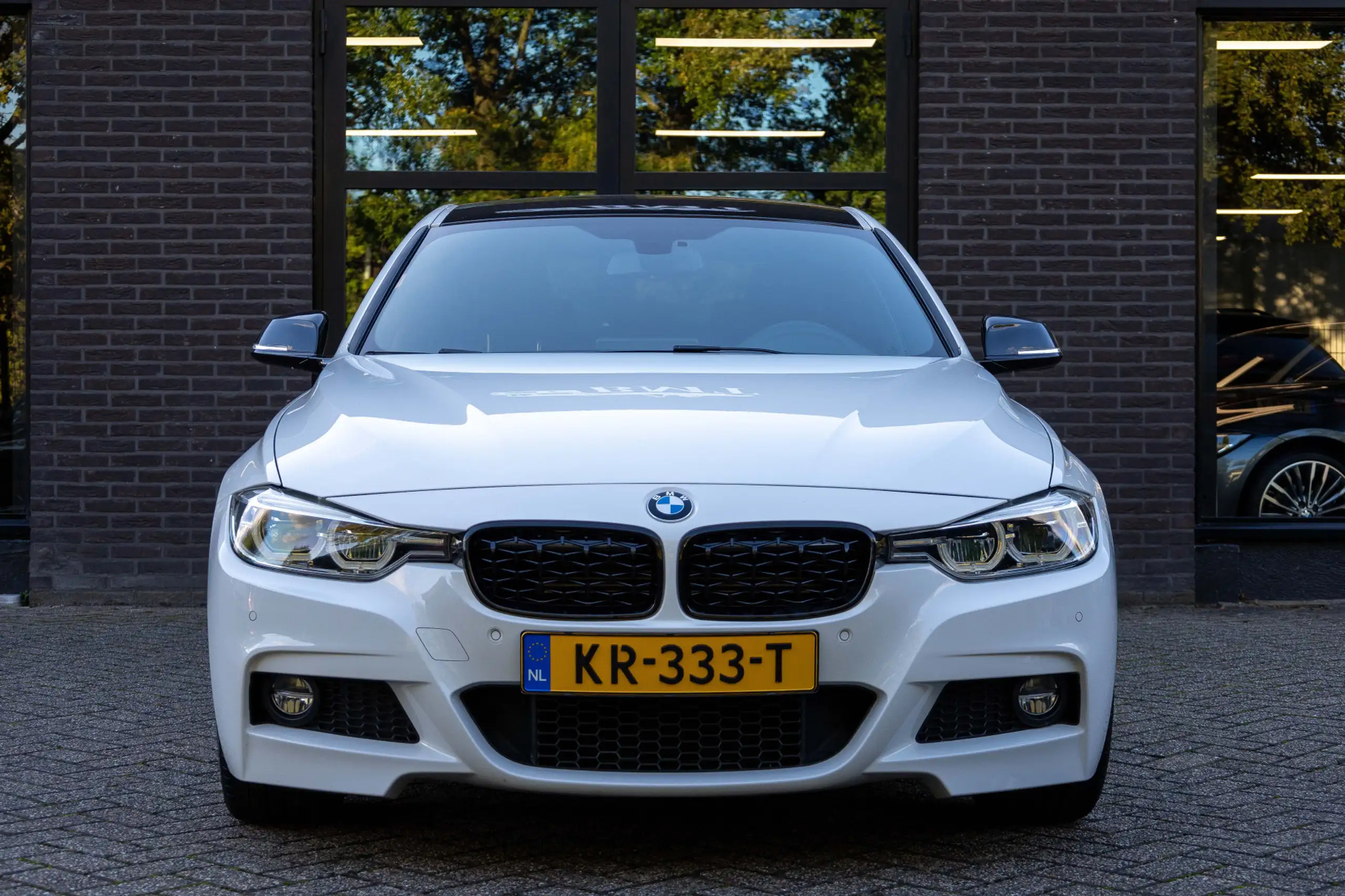 BMW - 330