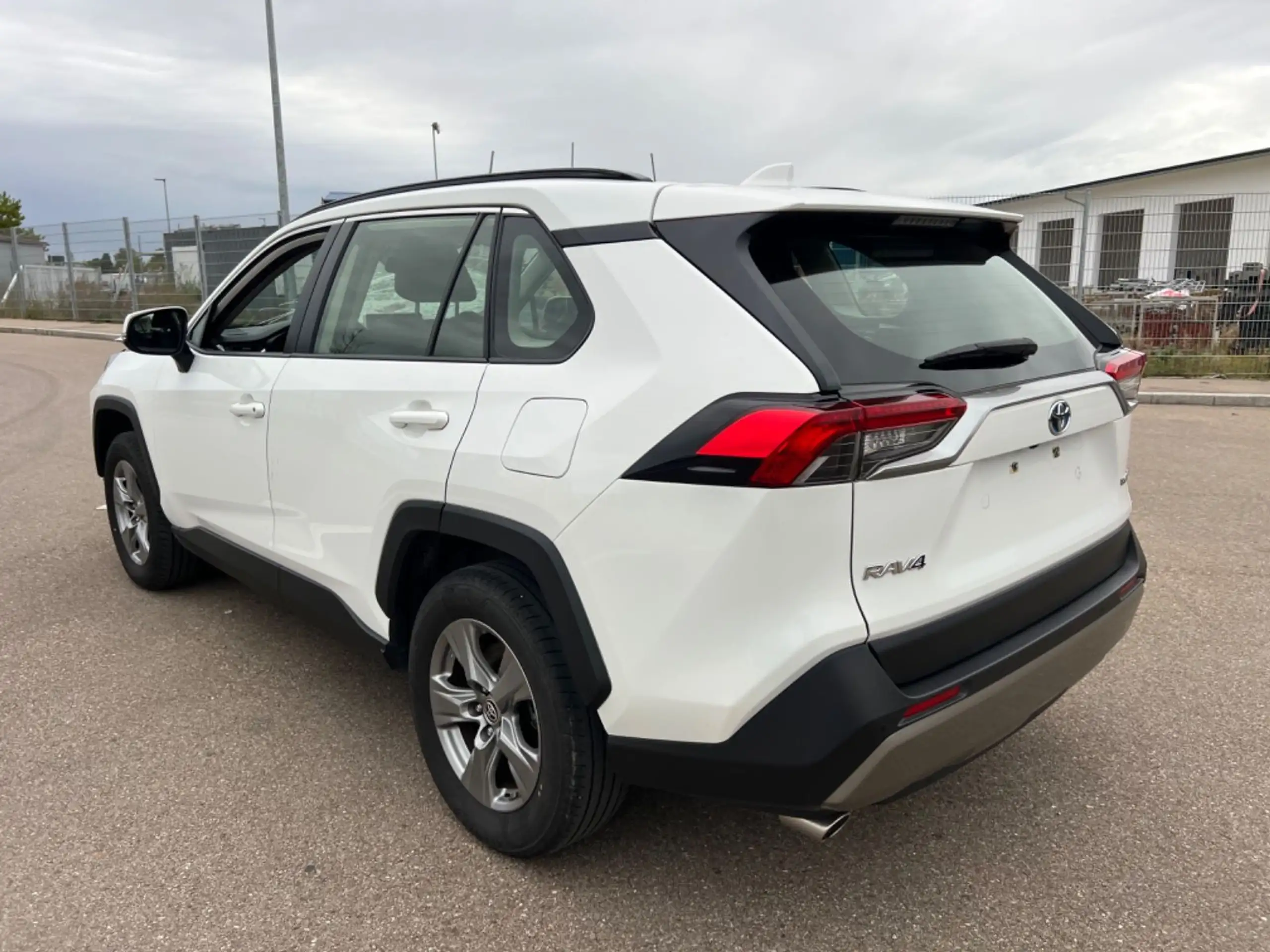 Toyota - RAV 4