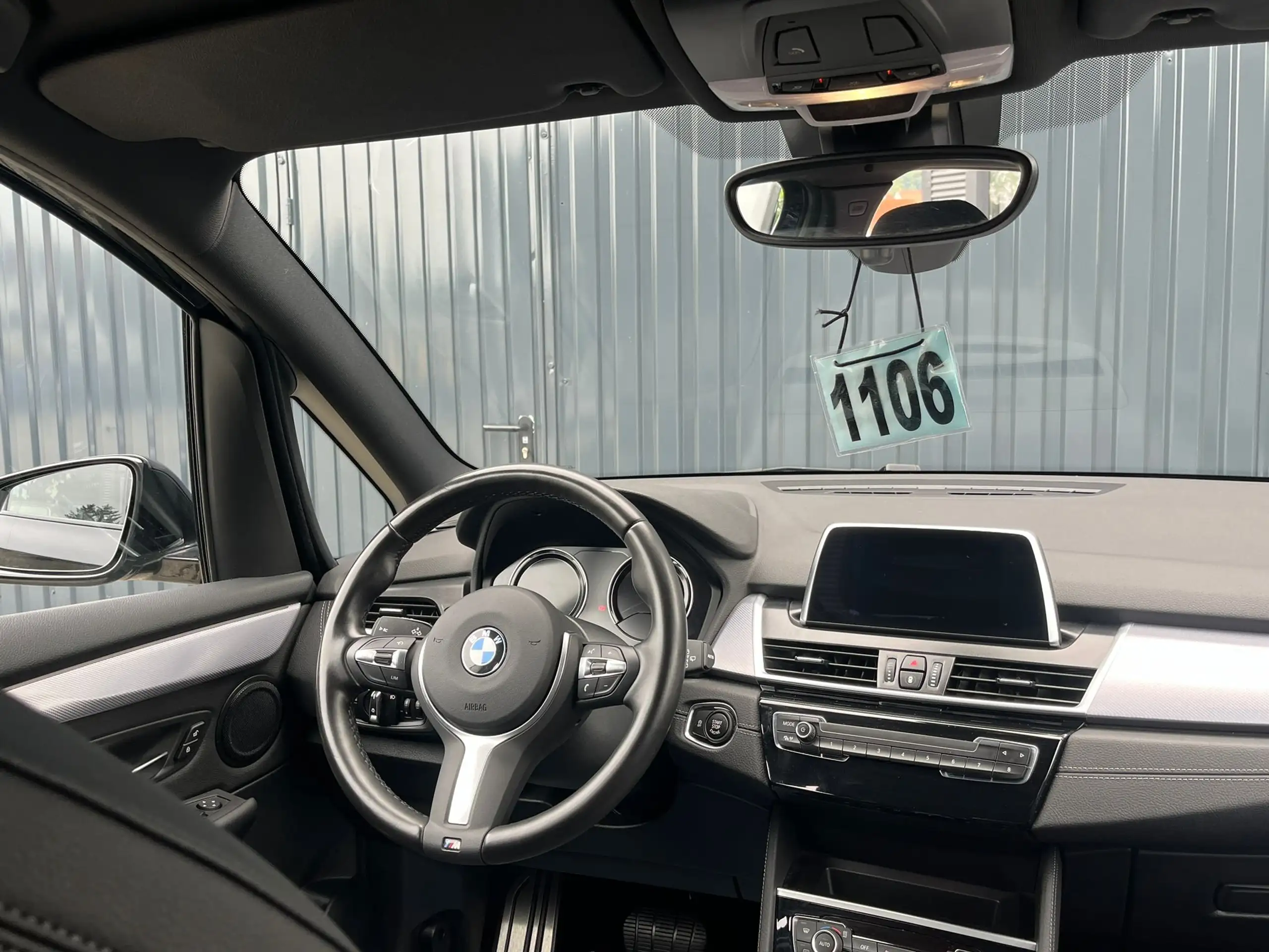 BMW - 218