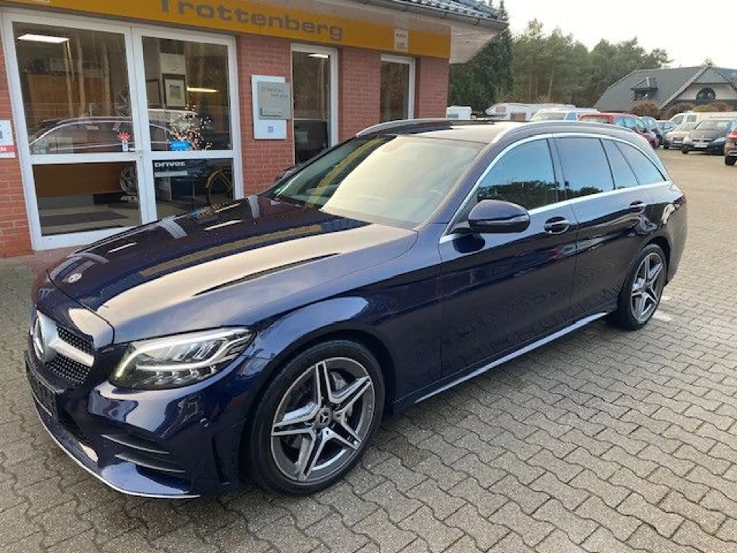 Mercedes-Benz - C 220