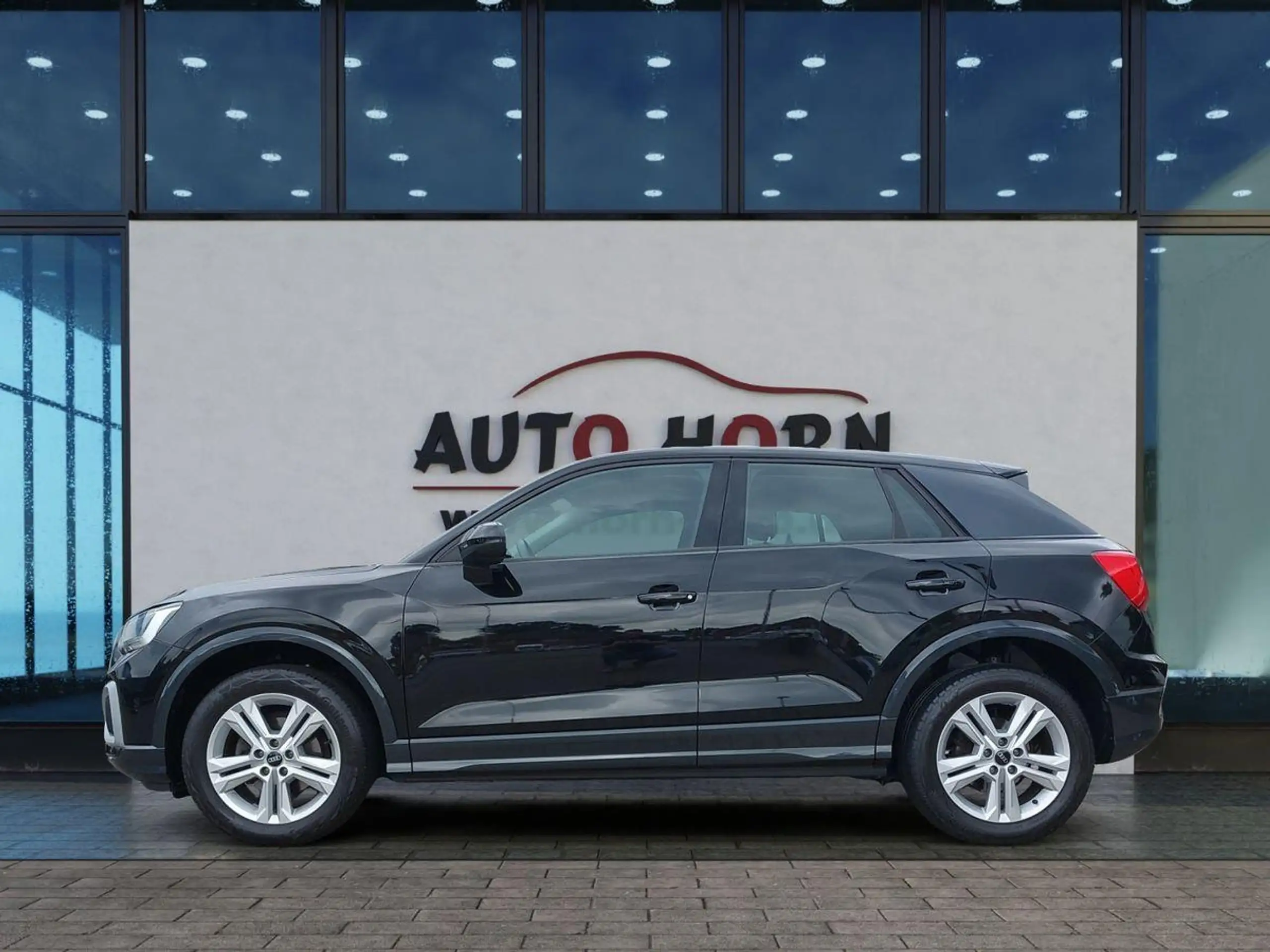 Audi - Q2