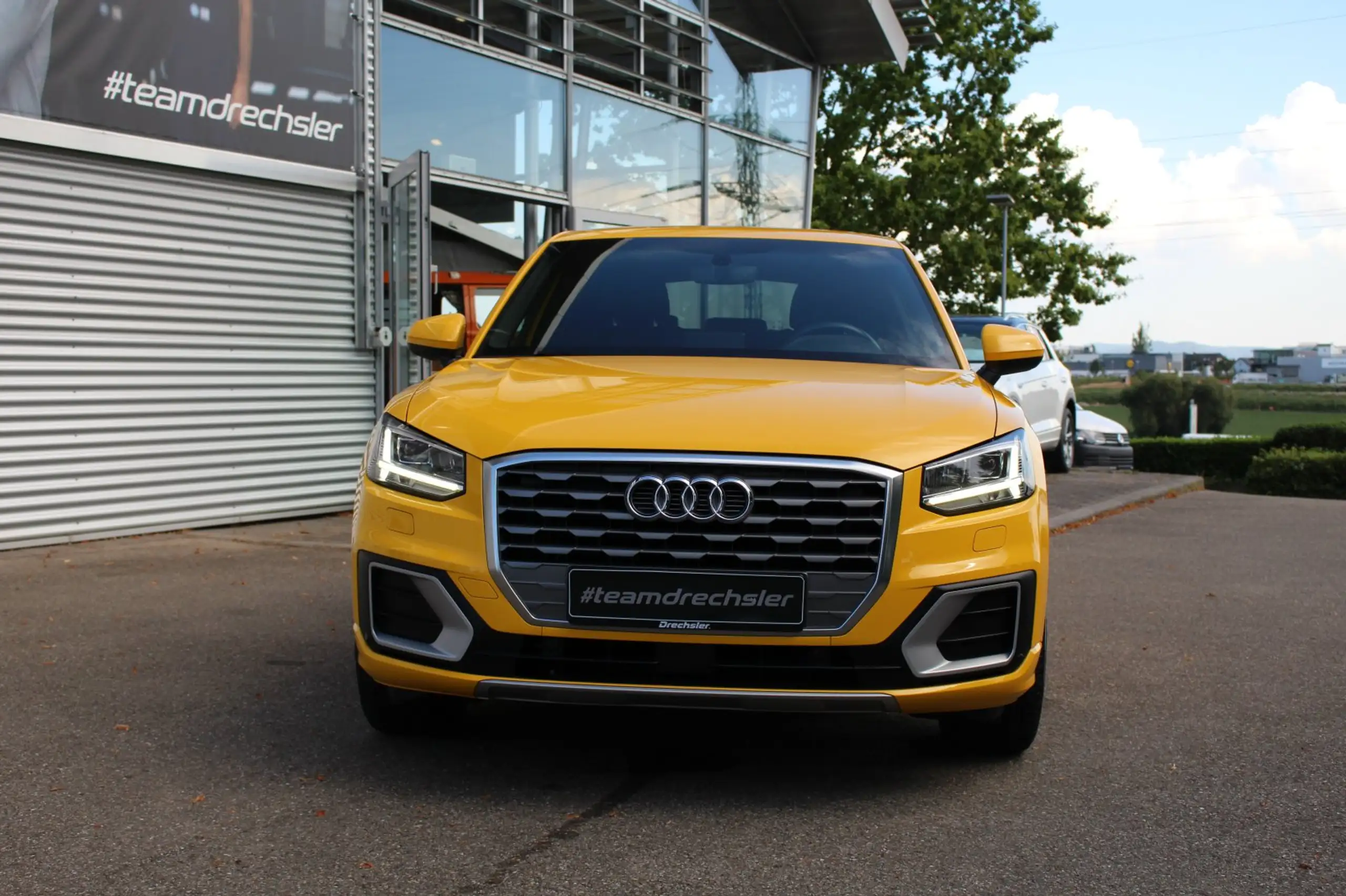 Audi - Q2