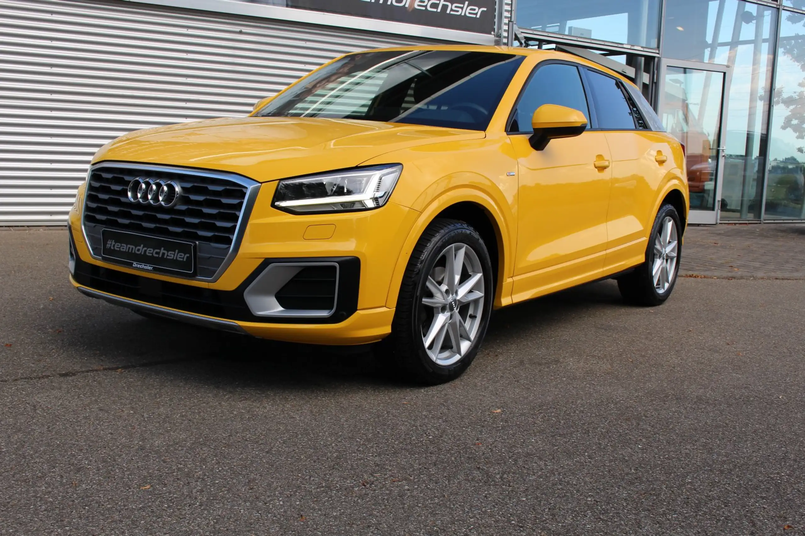 Audi - Q2