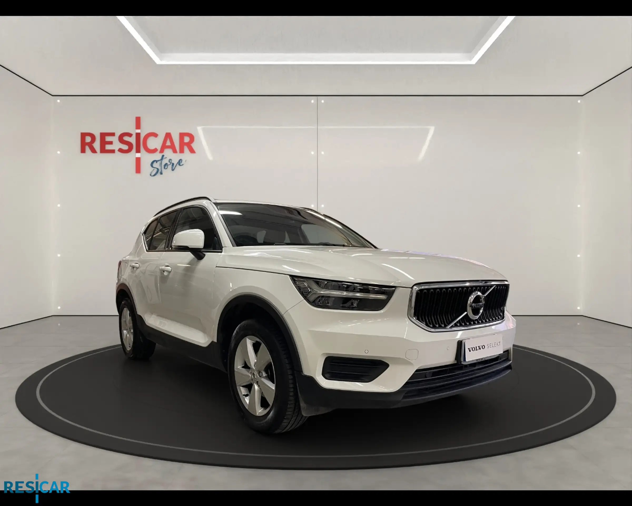 Volvo - XC40