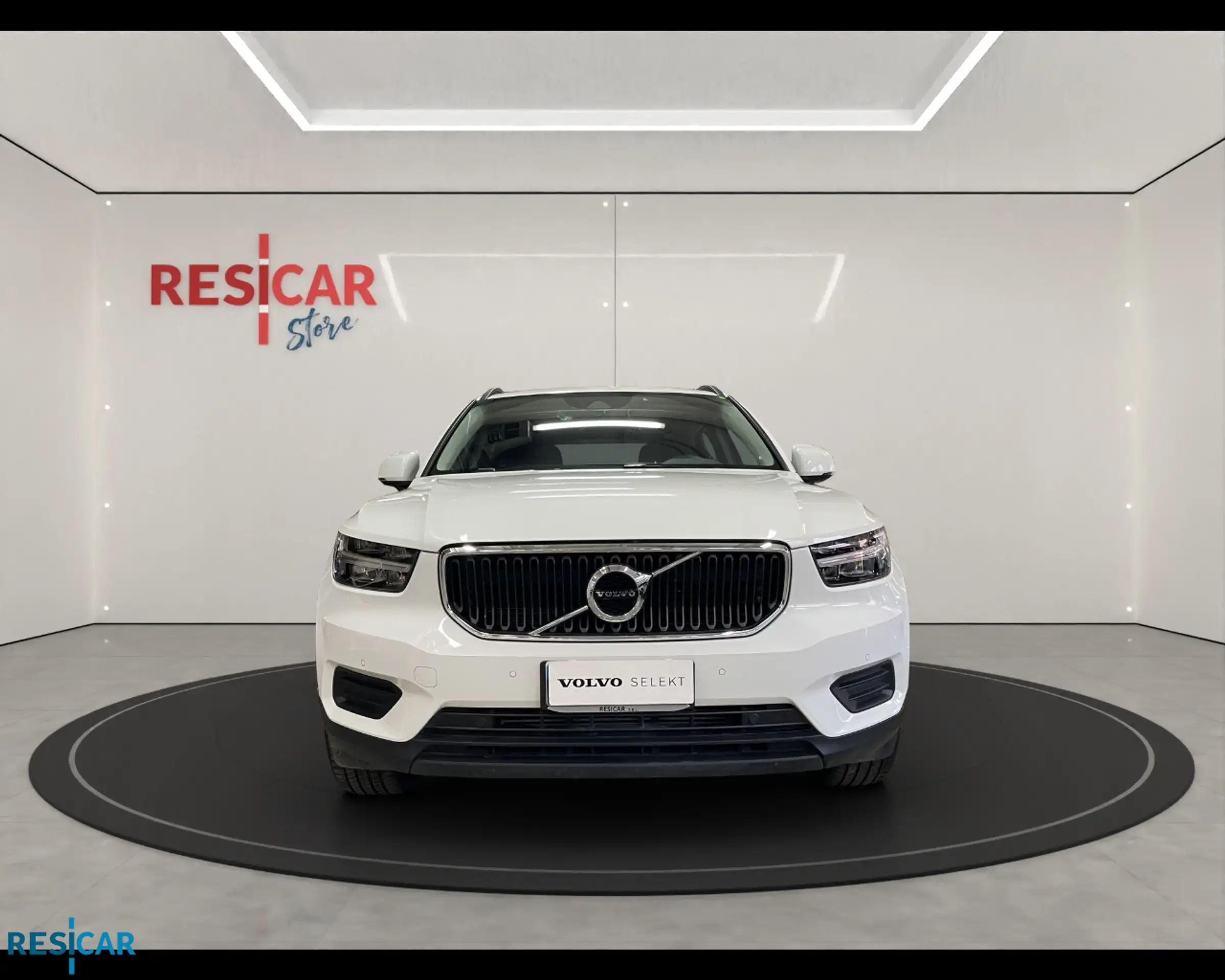 Volvo - XC40