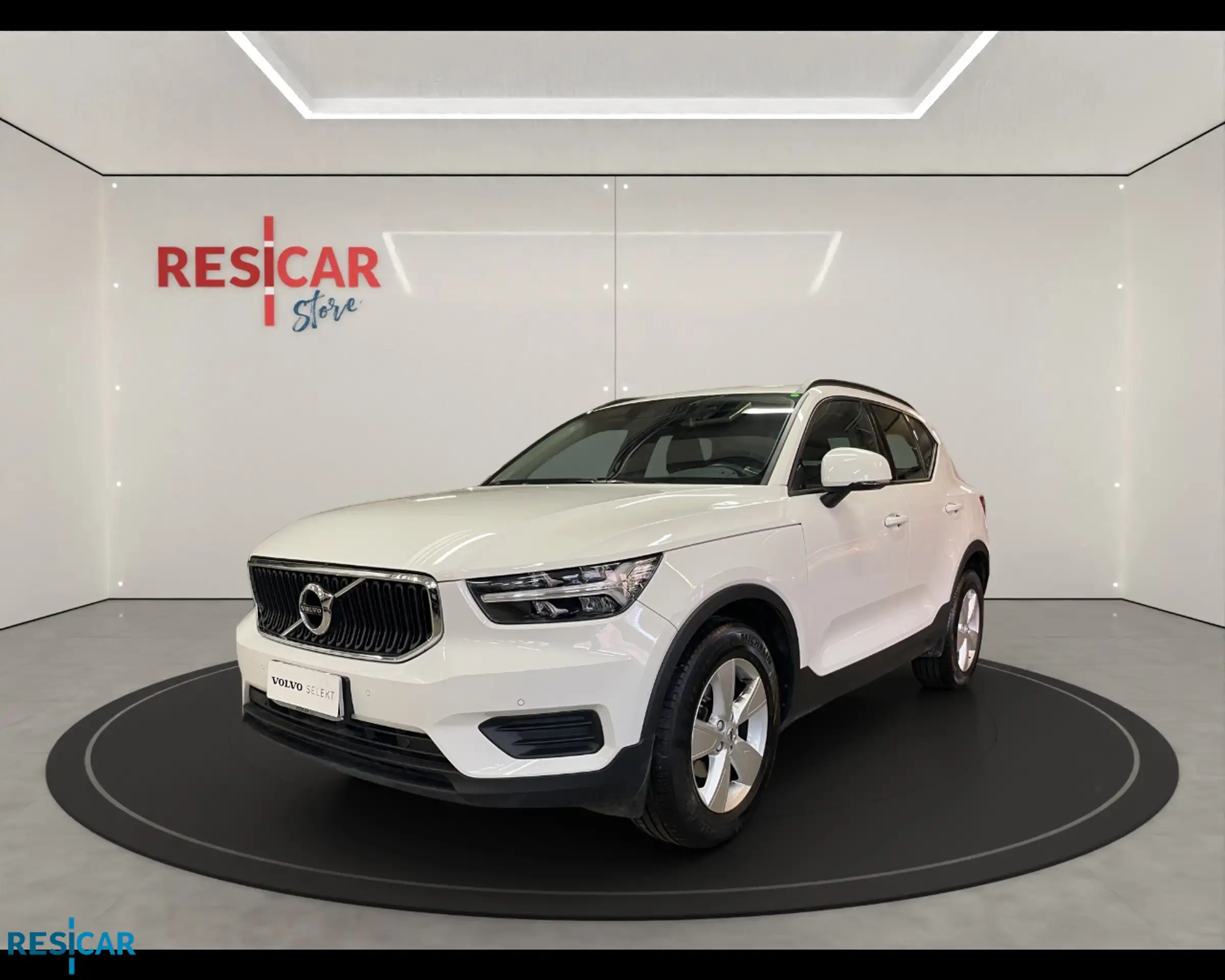 Volvo - XC40