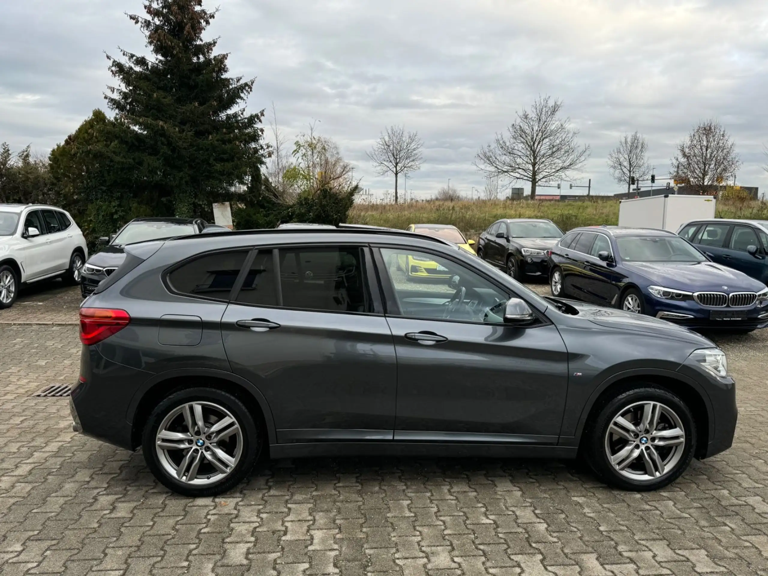 BMW - X1