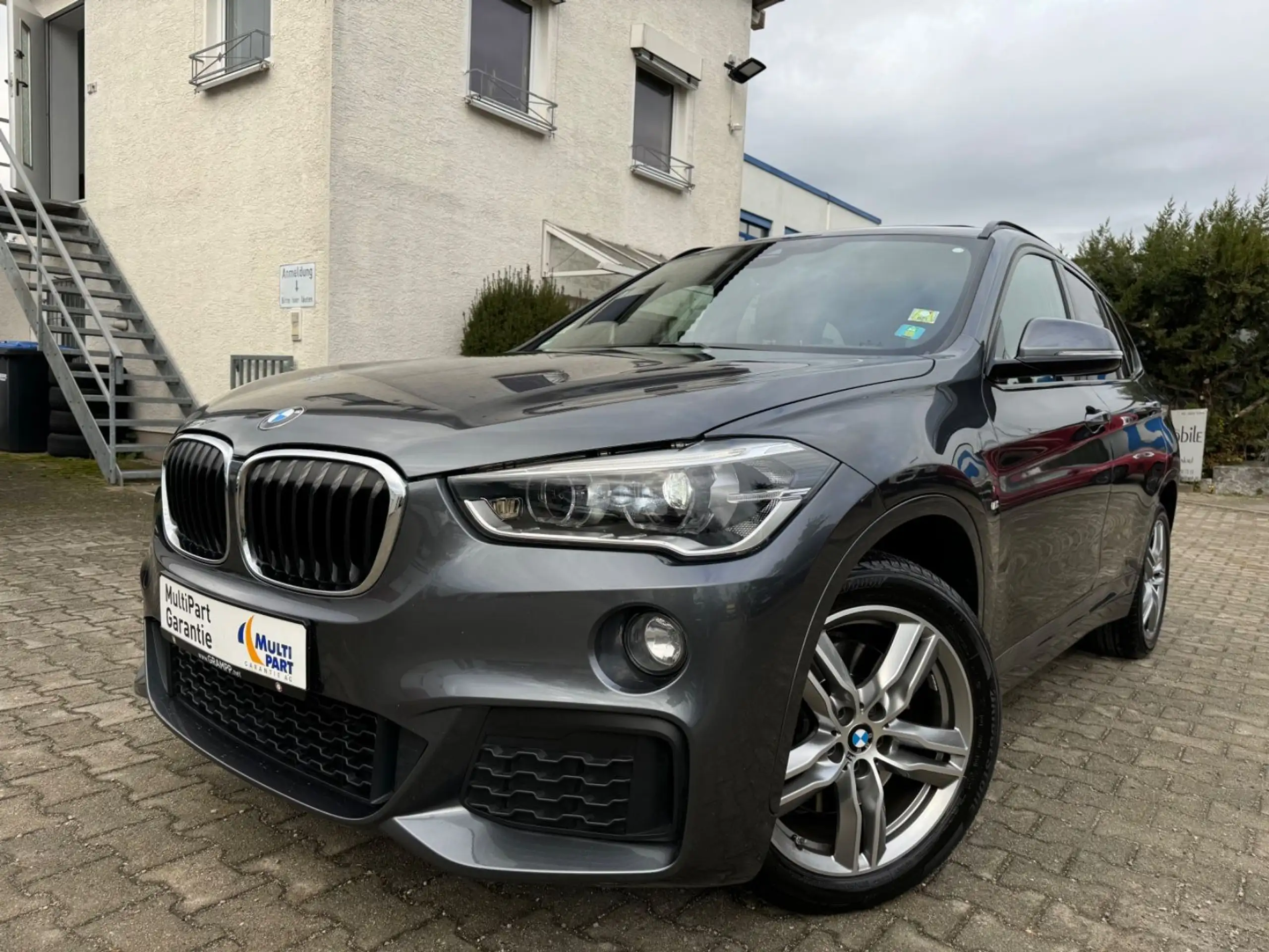 BMW - X1