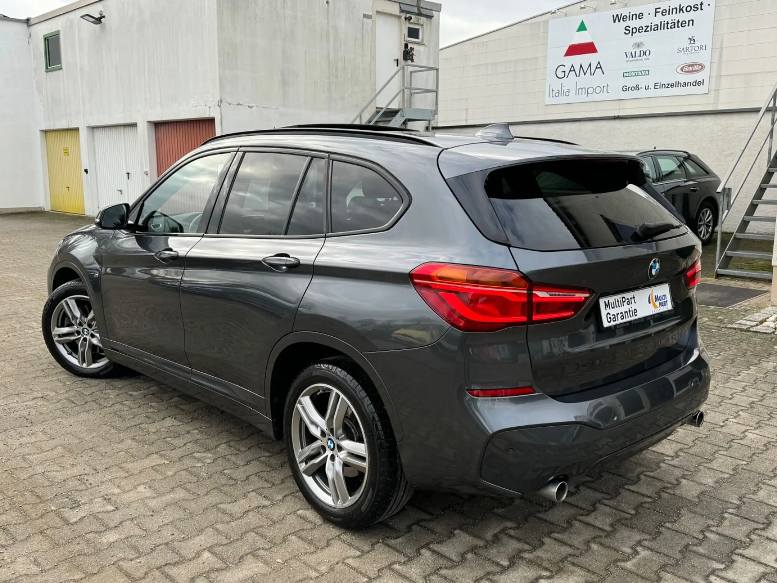 BMW - X1