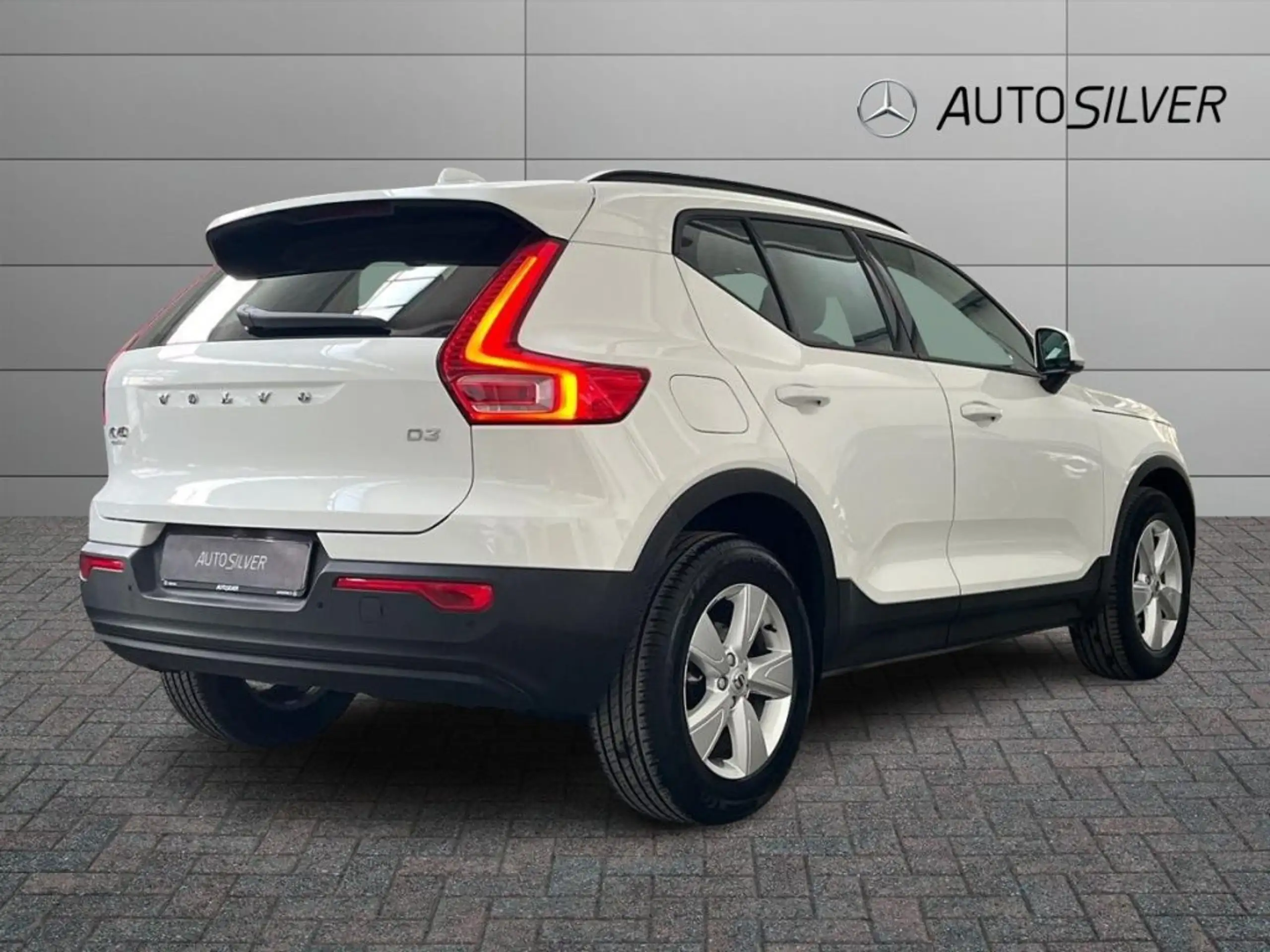 Volvo - XC40