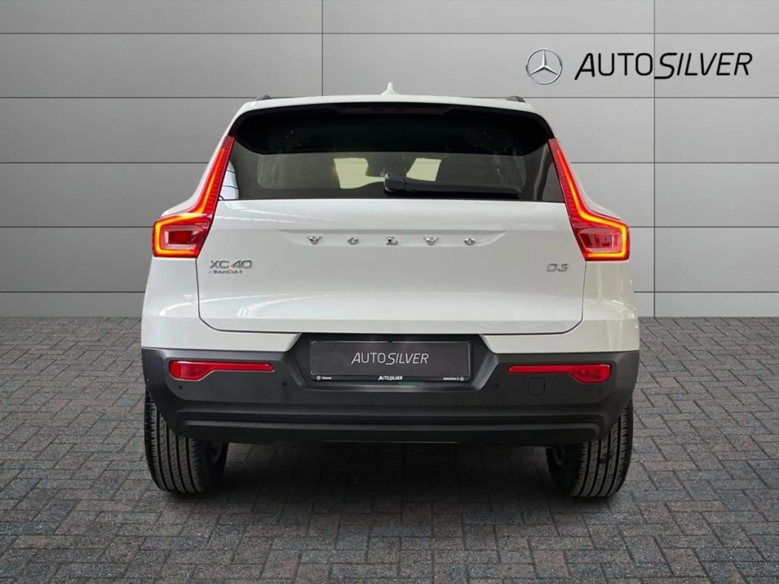 Volvo - XC40