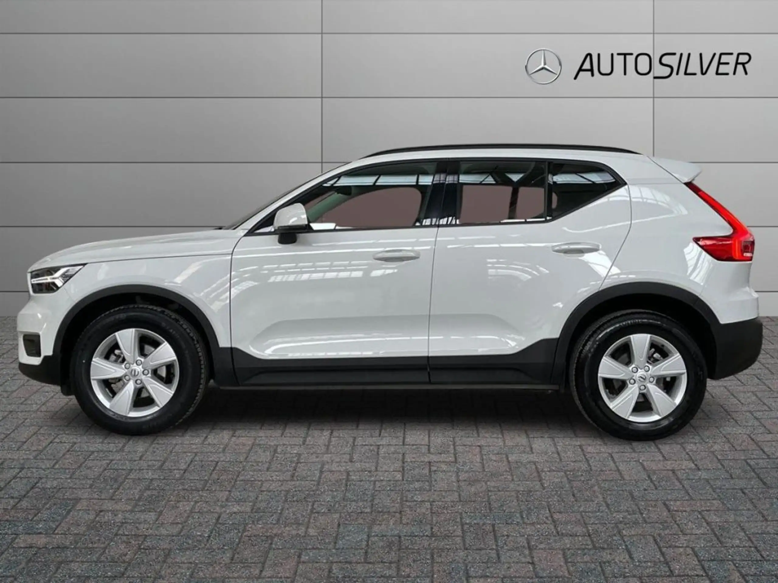 Volvo - XC40