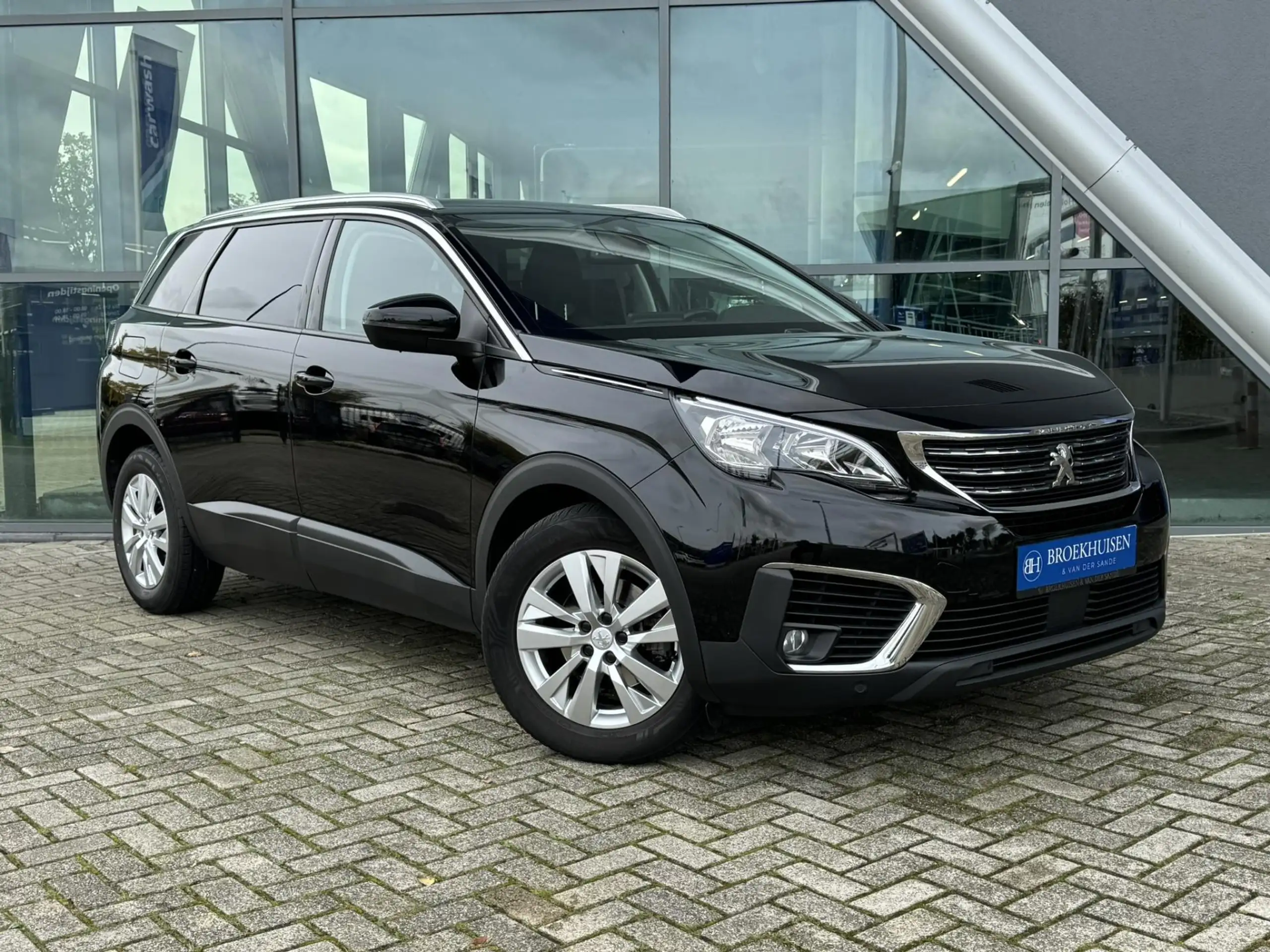 Peugeot - 5008