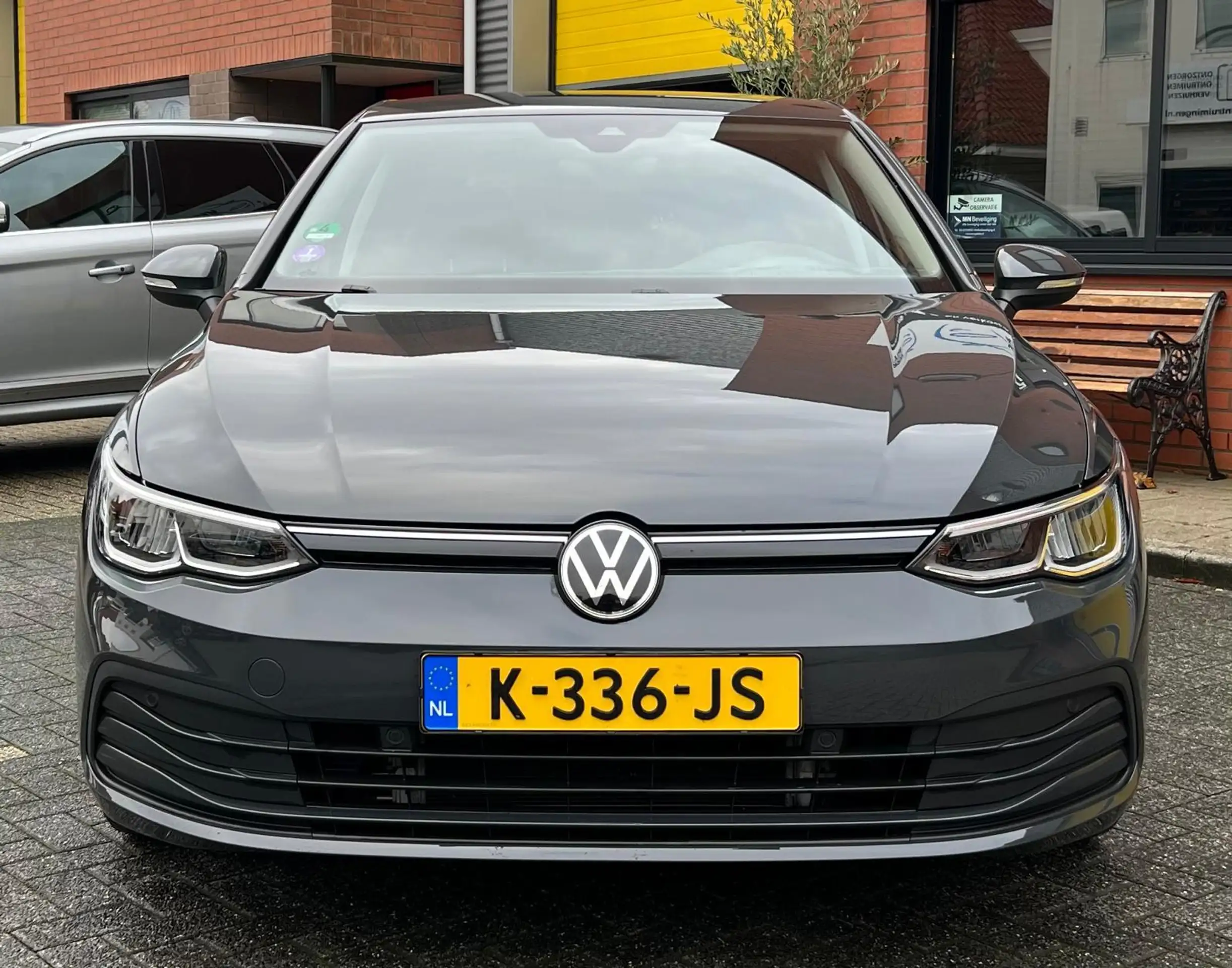 Volkswagen - Golf