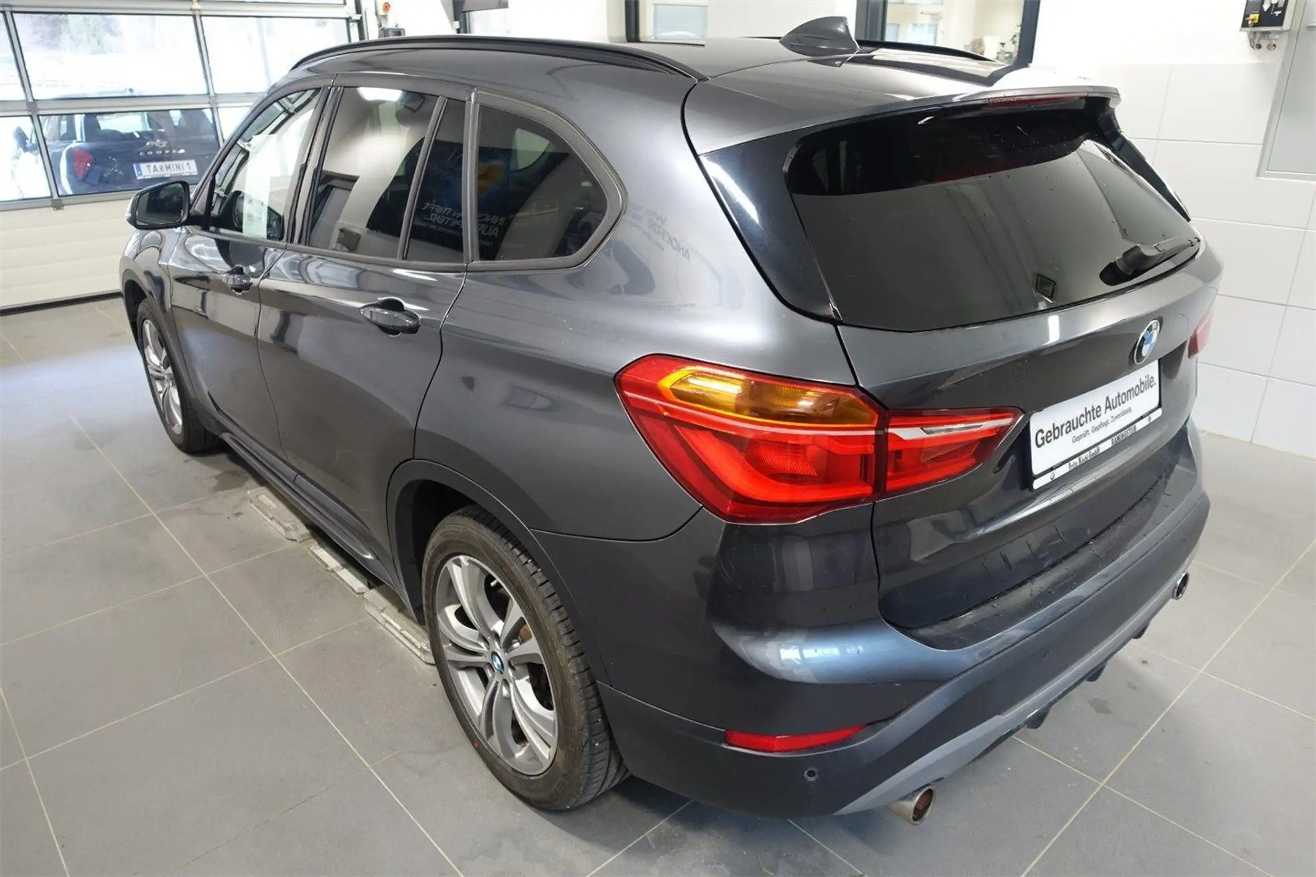 BMW - X1