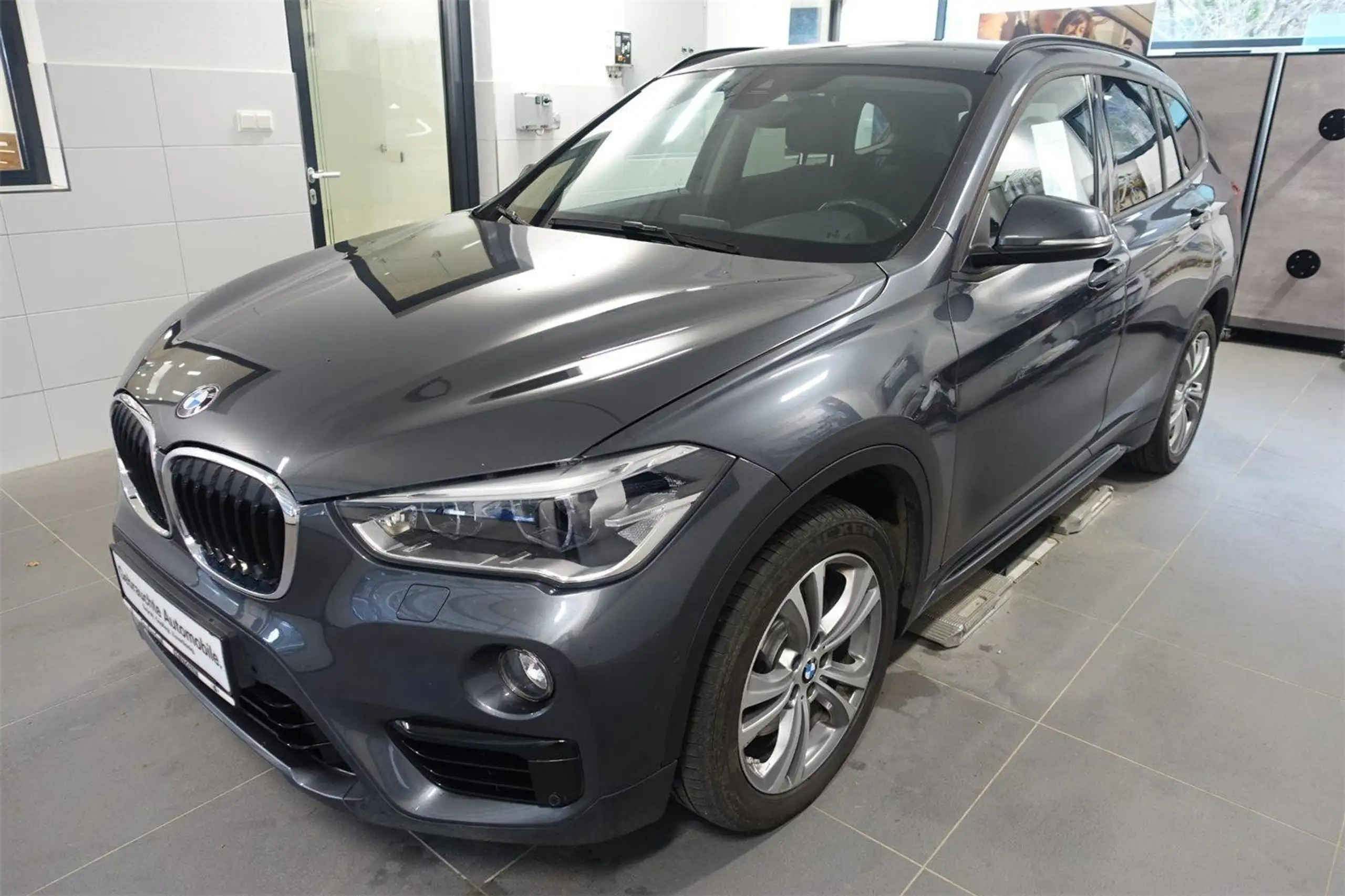 BMW - X1