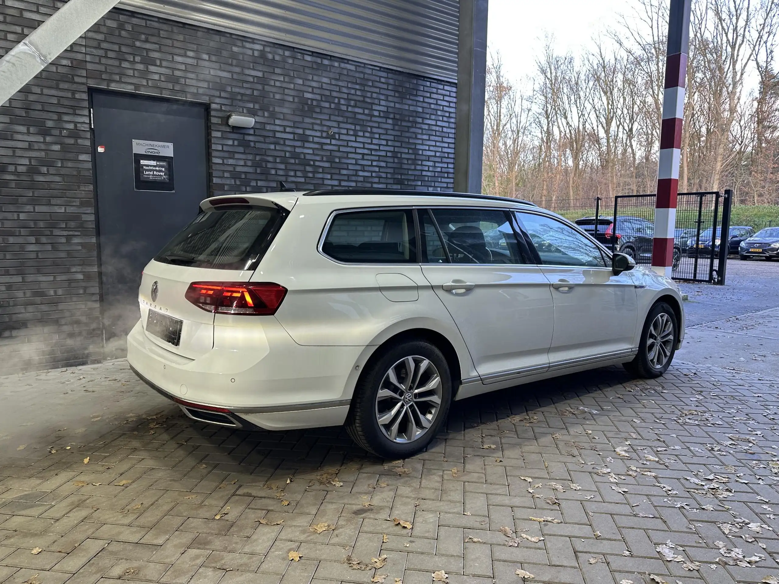 Volkswagen - Passat Variant