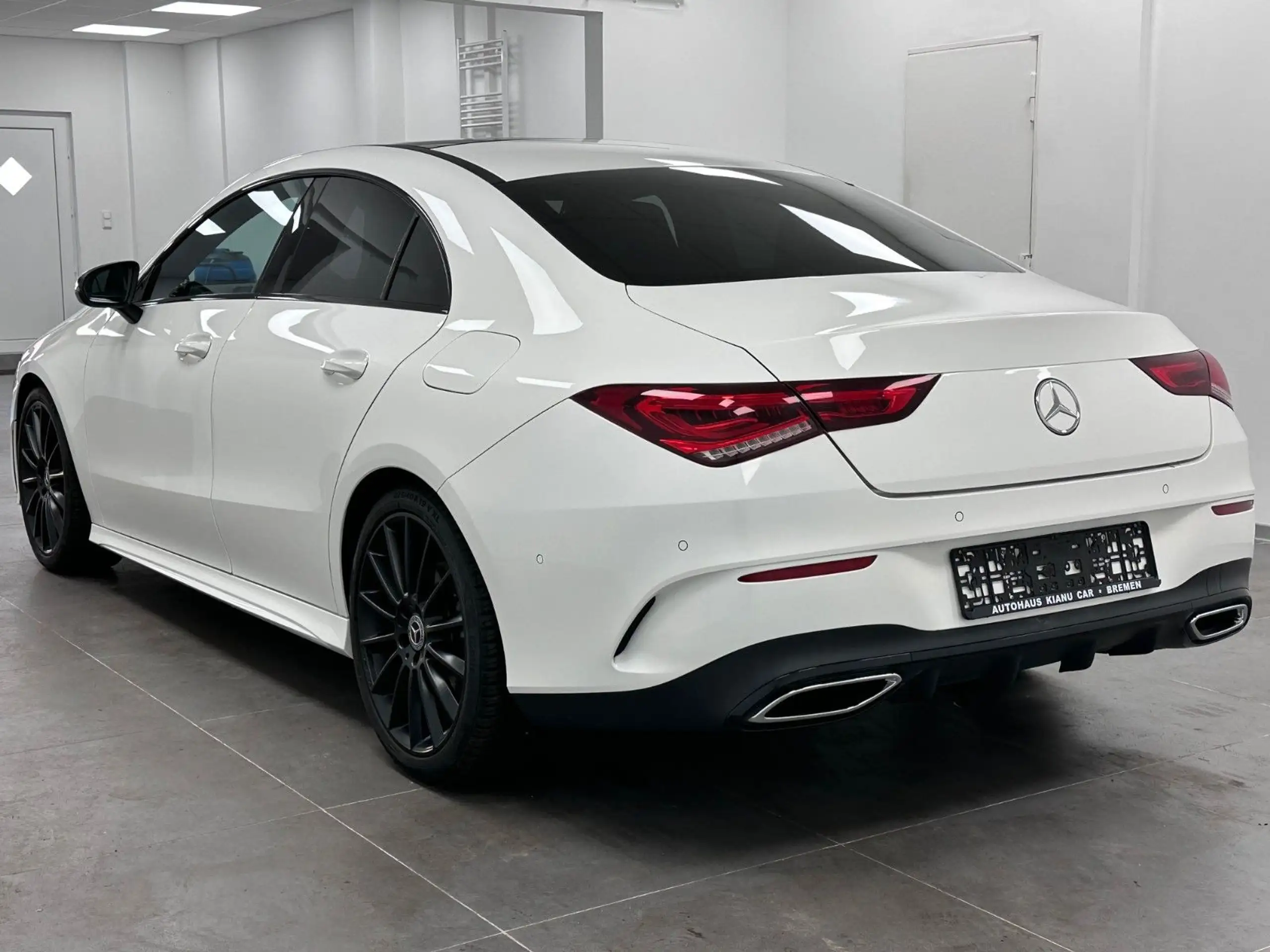 Mercedes-Benz - CLA 220